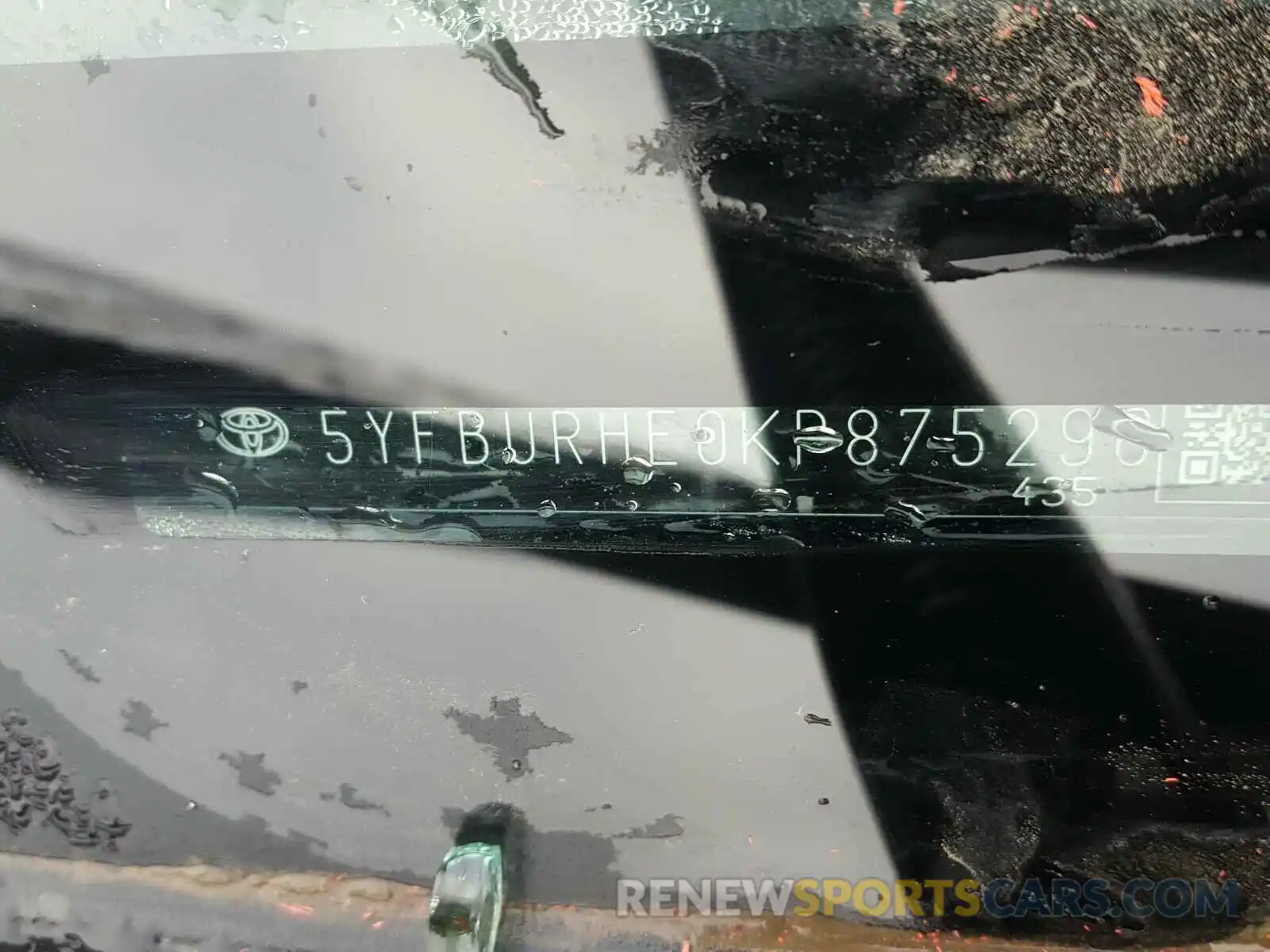 10 Photograph of a damaged car 5YFBURHE0KP875296 TOYOTA COROLLA 2019