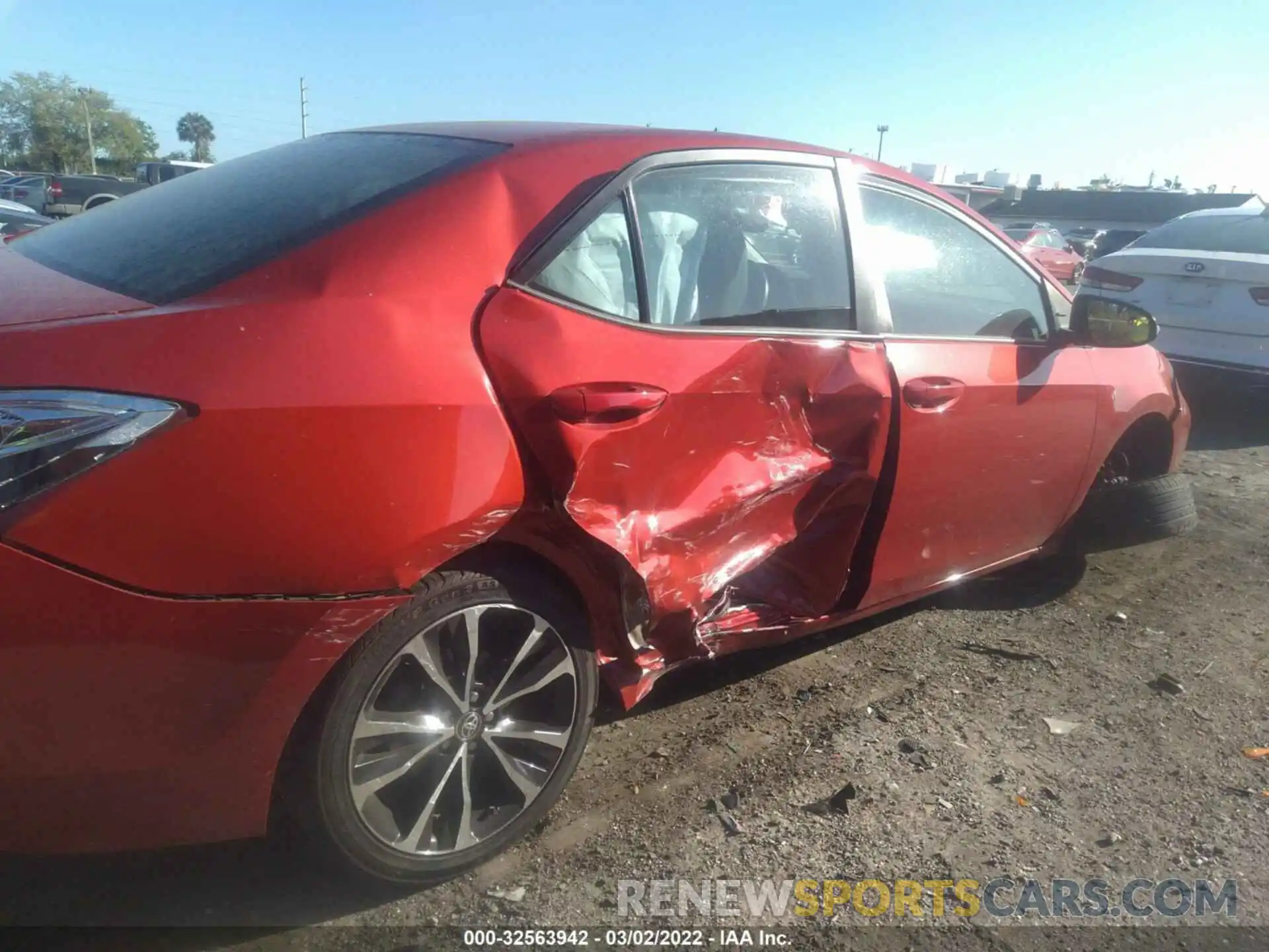 6 Photograph of a damaged car 5YFBURHE0KP876416 TOYOTA COROLLA 2019