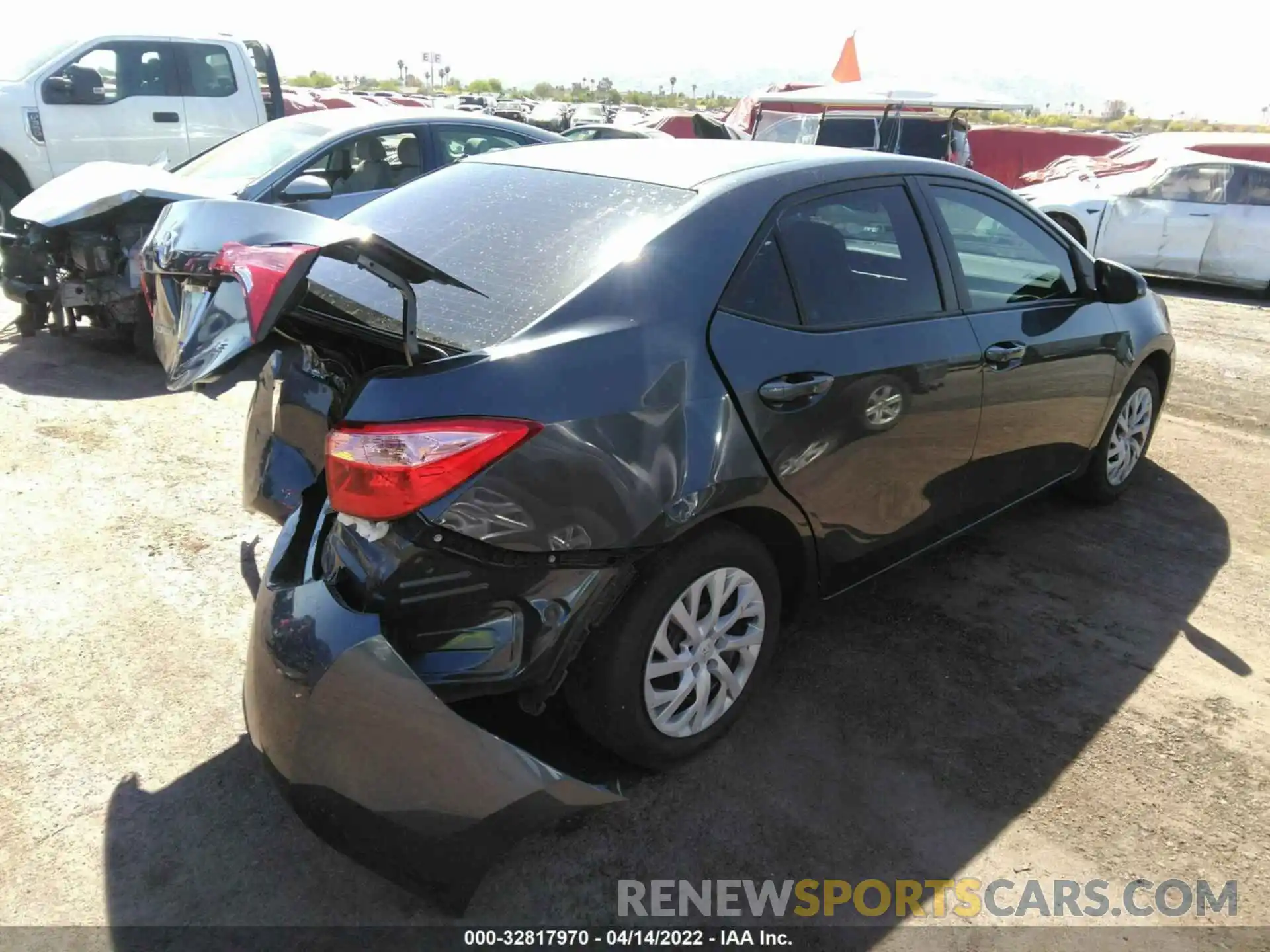 4 Photograph of a damaged car 5YFBURHE0KP877646 TOYOTA COROLLA 2019