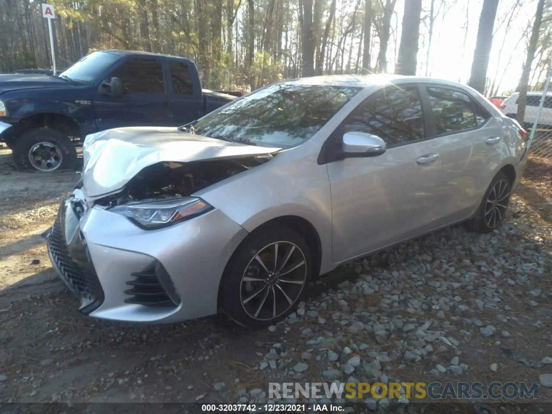 2 Photograph of a damaged car 5YFBURHE0KP878618 TOYOTA COROLLA 2019