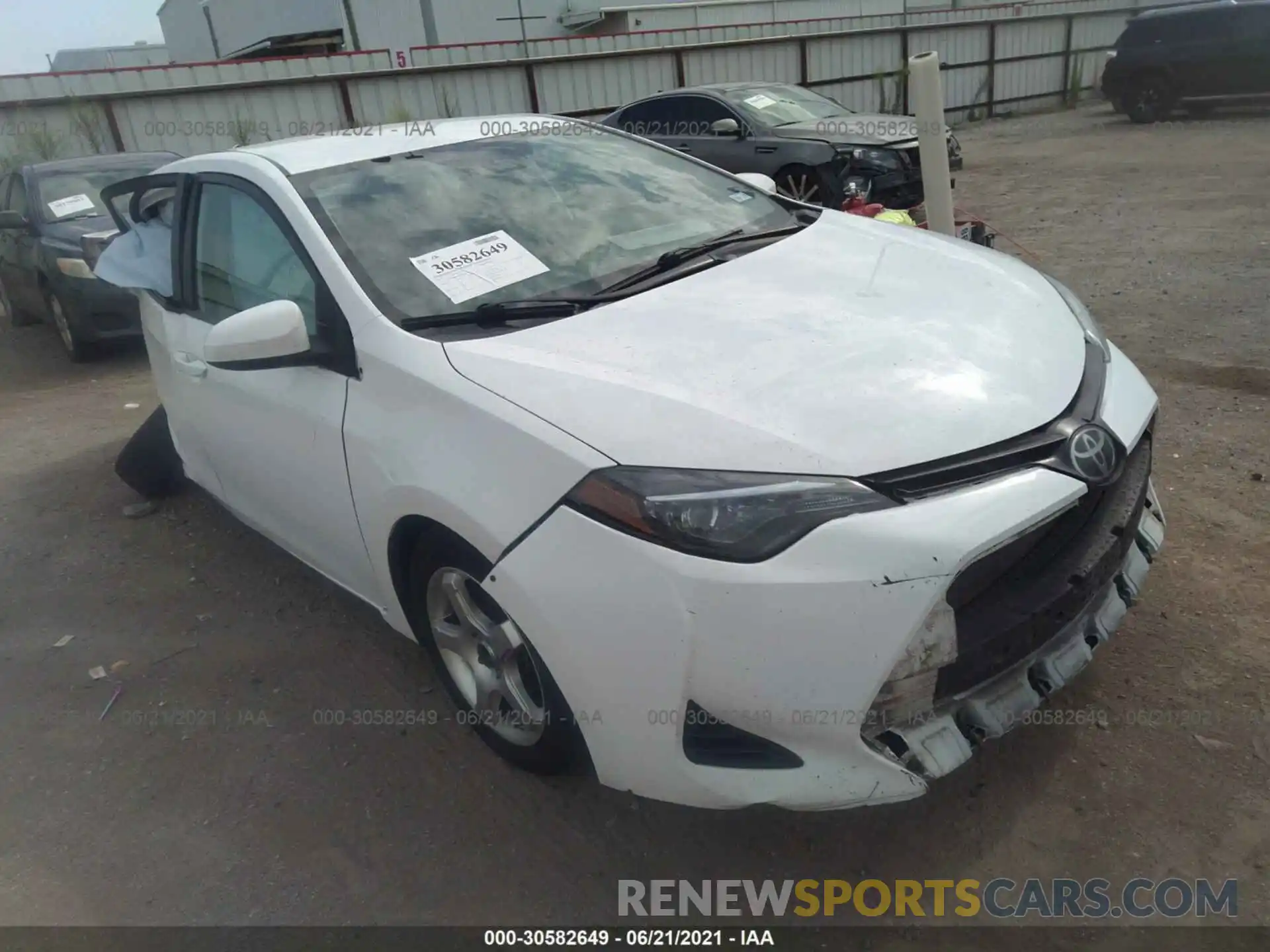 1 Photograph of a damaged car 5YFBURHE0KP880336 TOYOTA COROLLA 2019