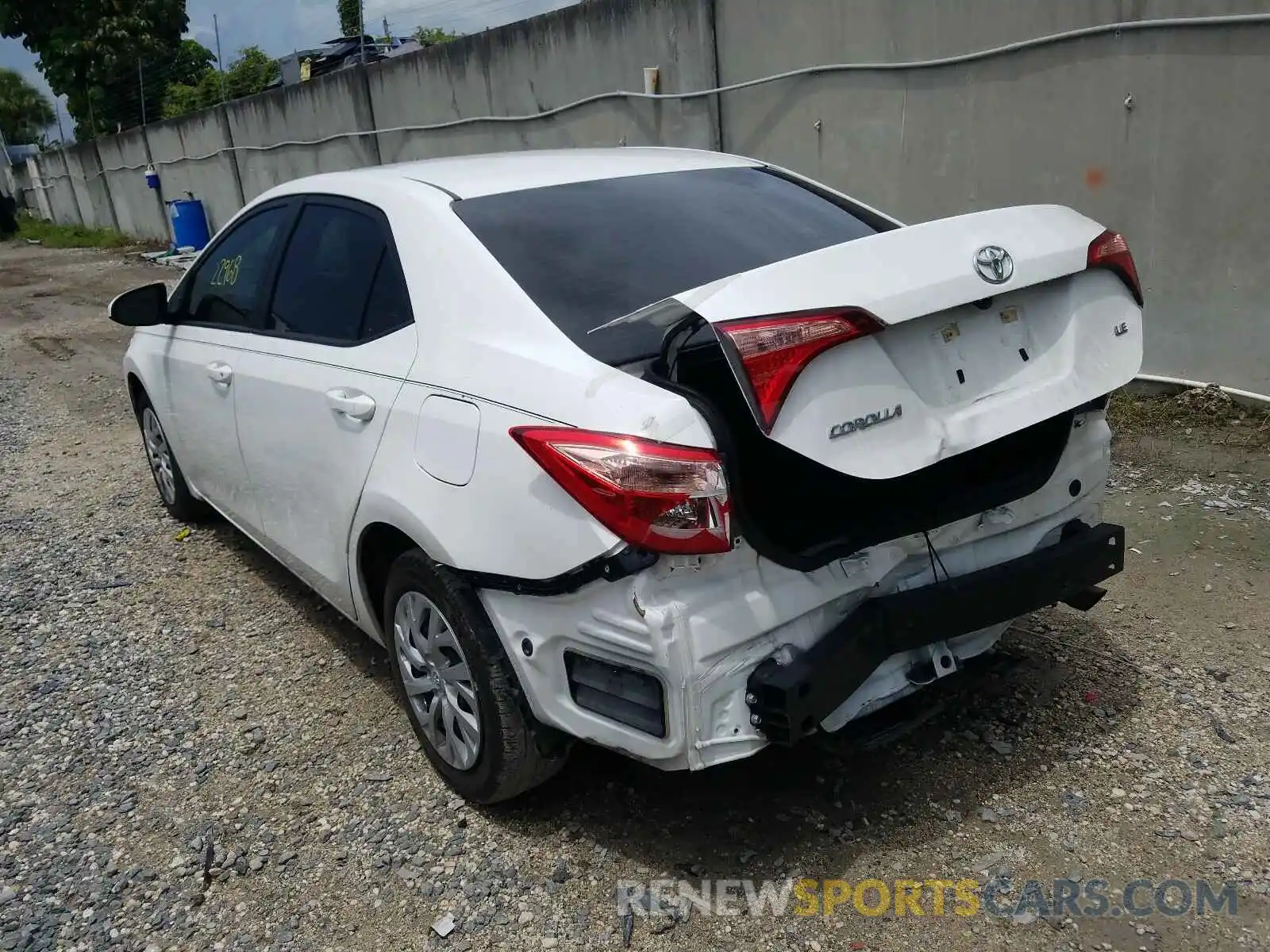 3 Photograph of a damaged car 5YFBURHE0KP880482 TOYOTA COROLLA 2019