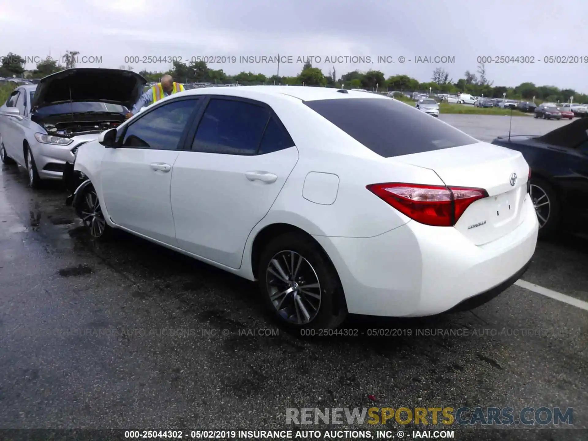 3 Photograph of a damaged car 5YFBURHE0KP880532 TOYOTA COROLLA 2019