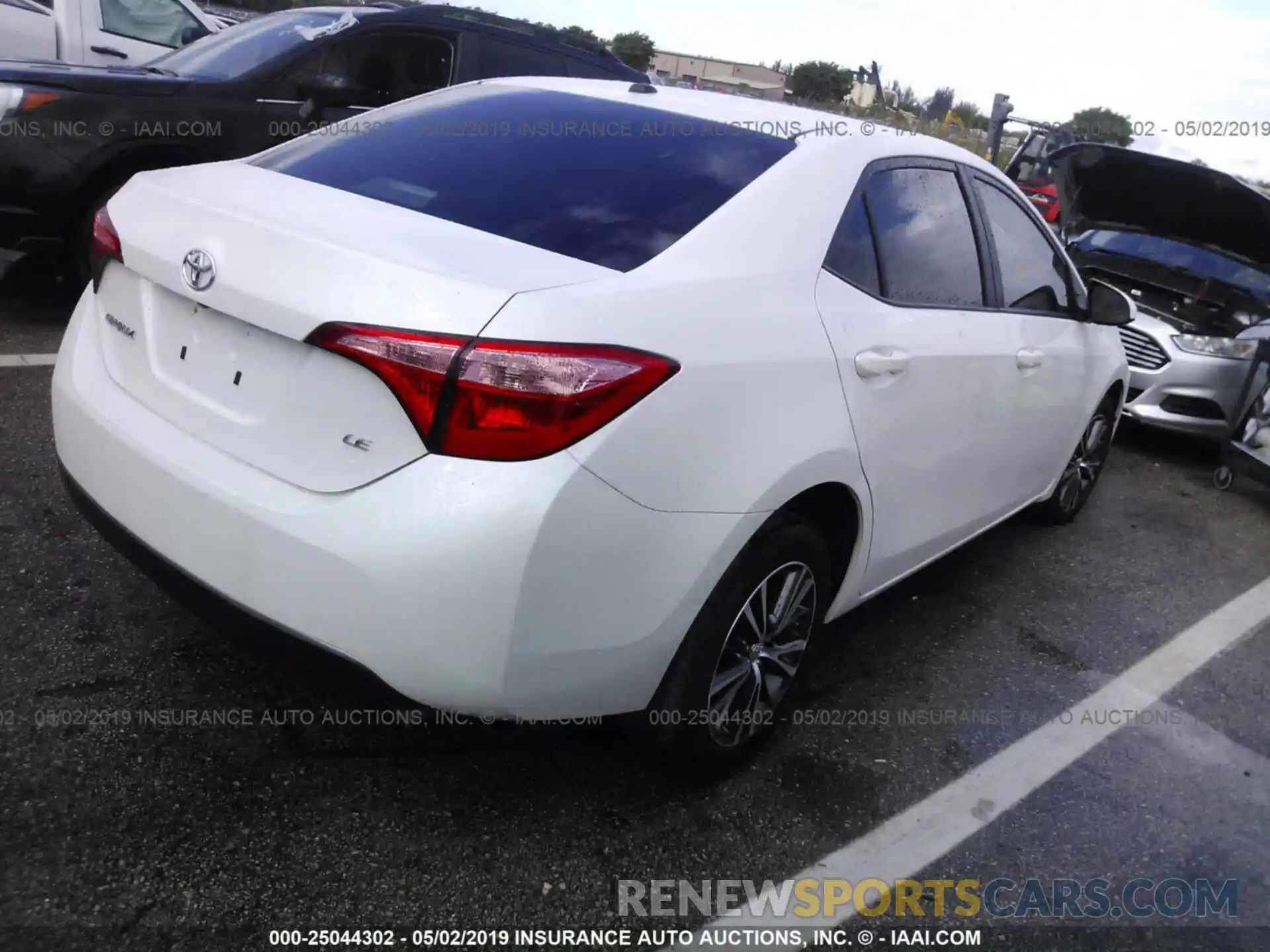 4 Photograph of a damaged car 5YFBURHE0KP880532 TOYOTA COROLLA 2019