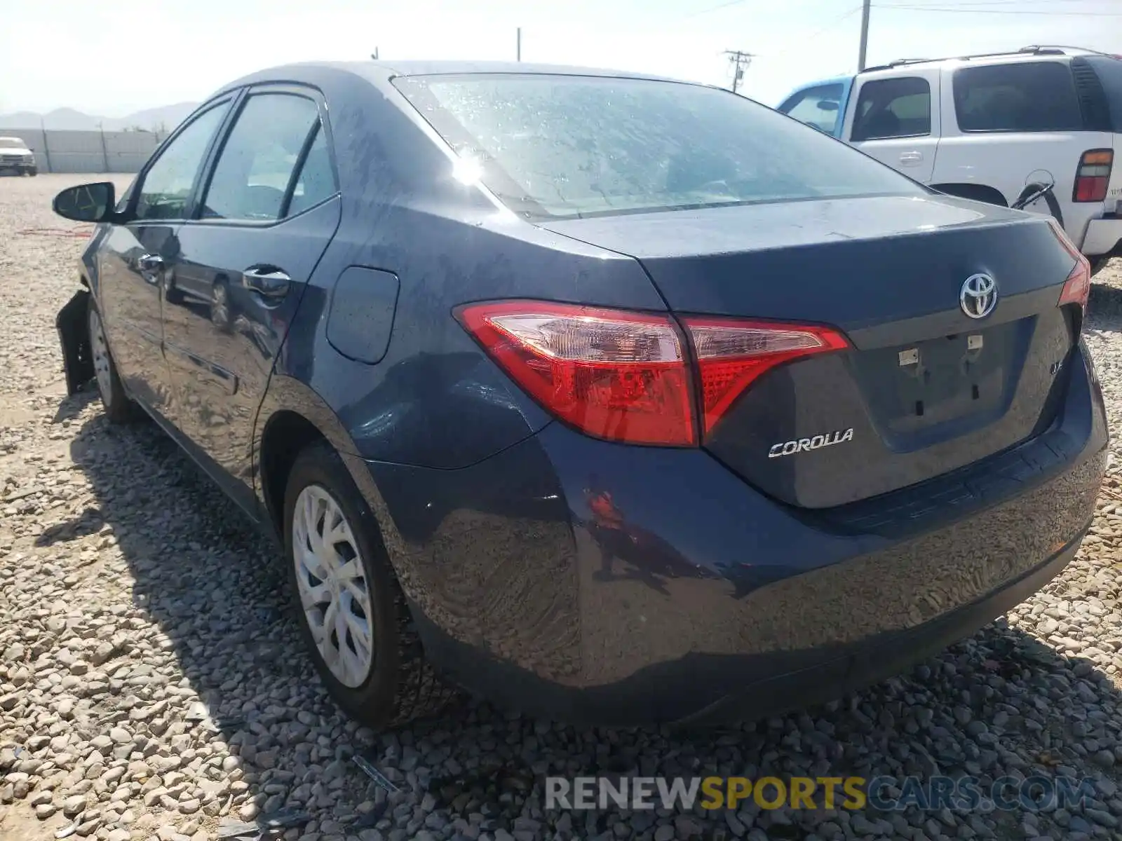 3 Photograph of a damaged car 5YFBURHE0KP880630 TOYOTA COROLLA 2019