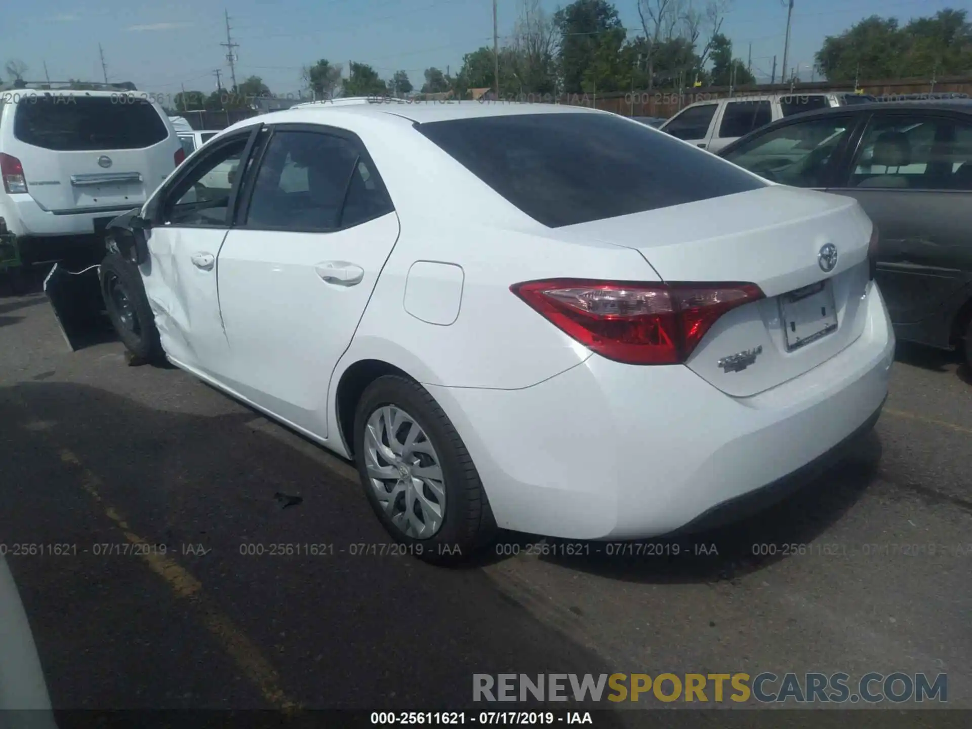 3 Photograph of a damaged car 5YFBURHE0KP882152 TOYOTA COROLLA 2019