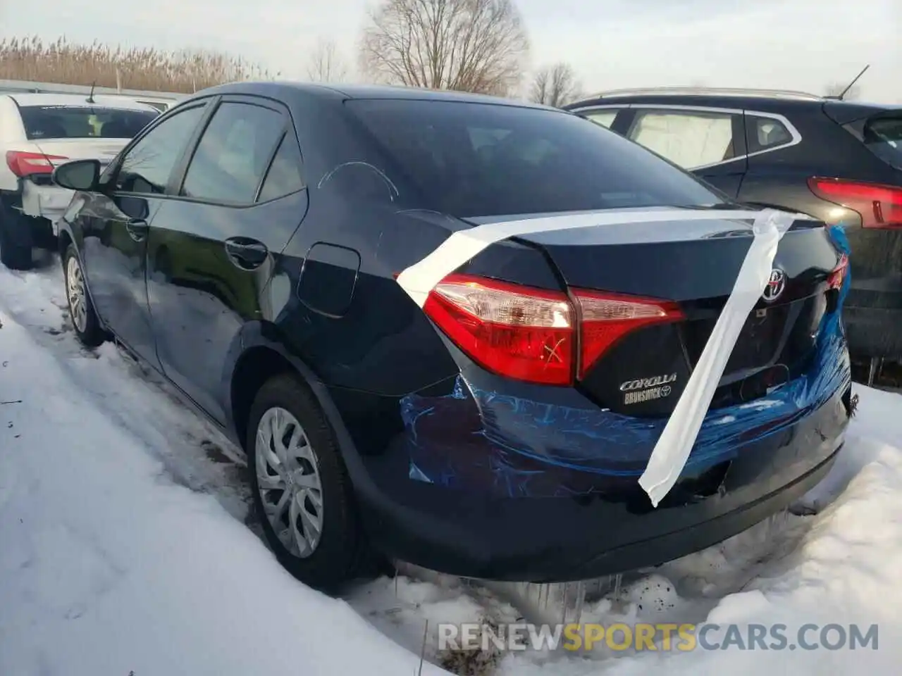 3 Photograph of a damaged car 5YFBURHE0KP882989 TOYOTA COROLLA 2019