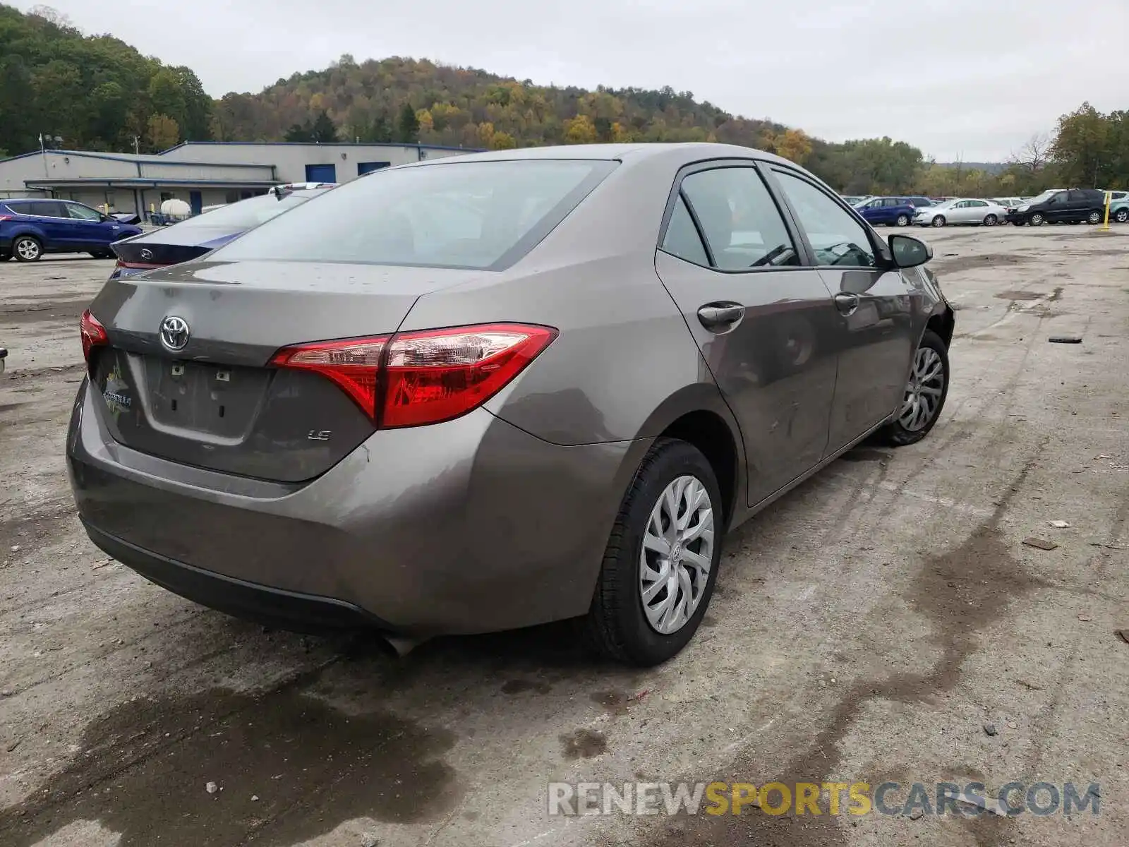 4 Photograph of a damaged car 5YFBURHE0KP883267 TOYOTA COROLLA 2019