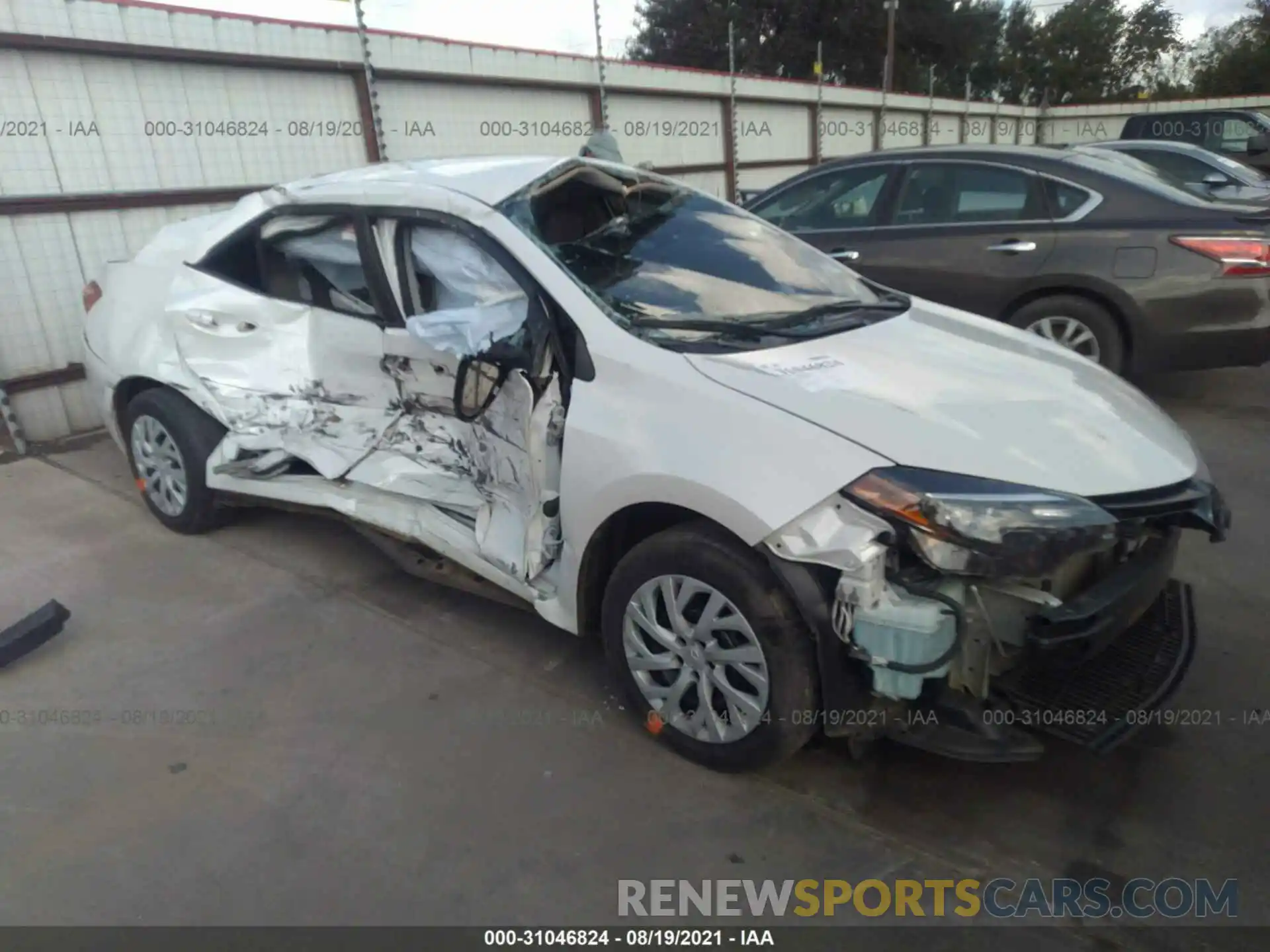 1 Photograph of a damaged car 5YFBURHE0KP883754 TOYOTA COROLLA 2019