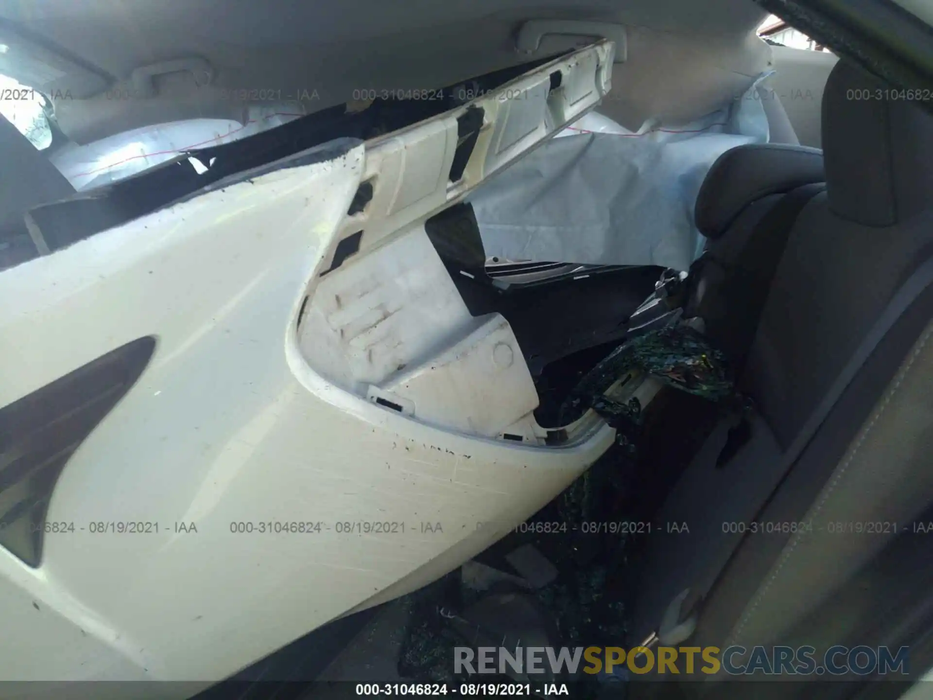 8 Photograph of a damaged car 5YFBURHE0KP883754 TOYOTA COROLLA 2019