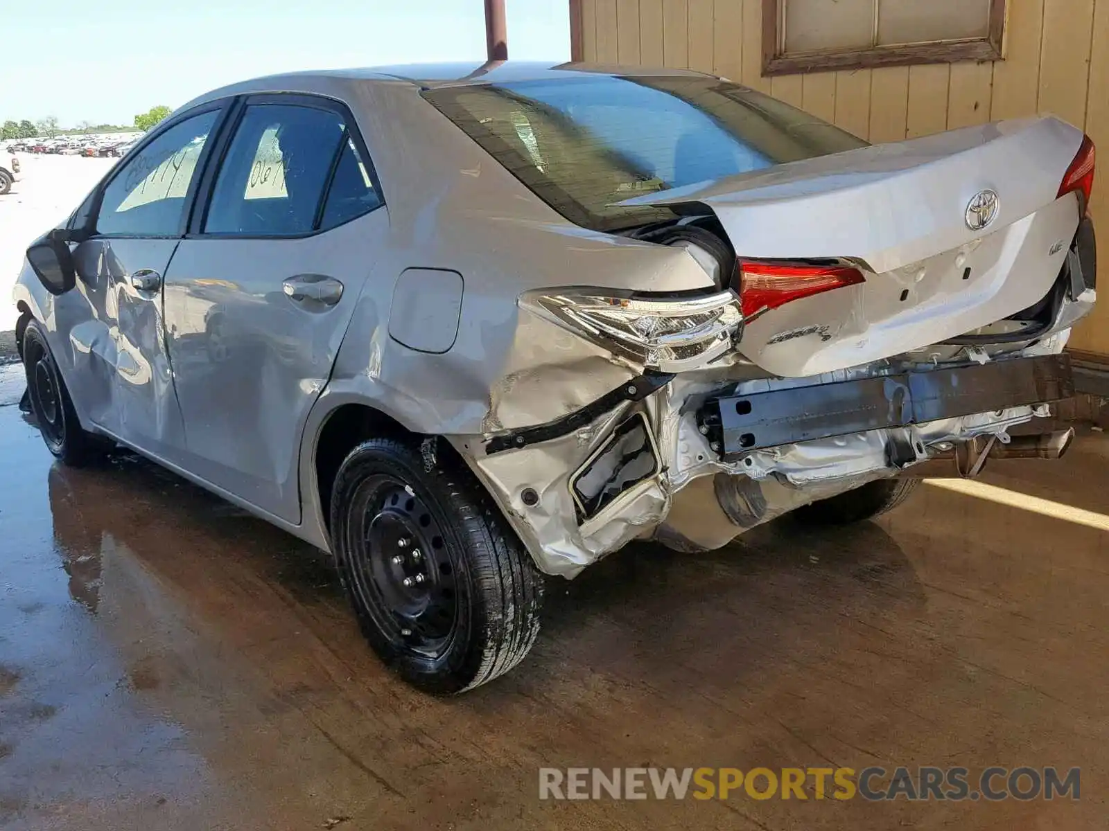 3 Photograph of a damaged car 5YFBURHE0KP884774 TOYOTA COROLLA 2019