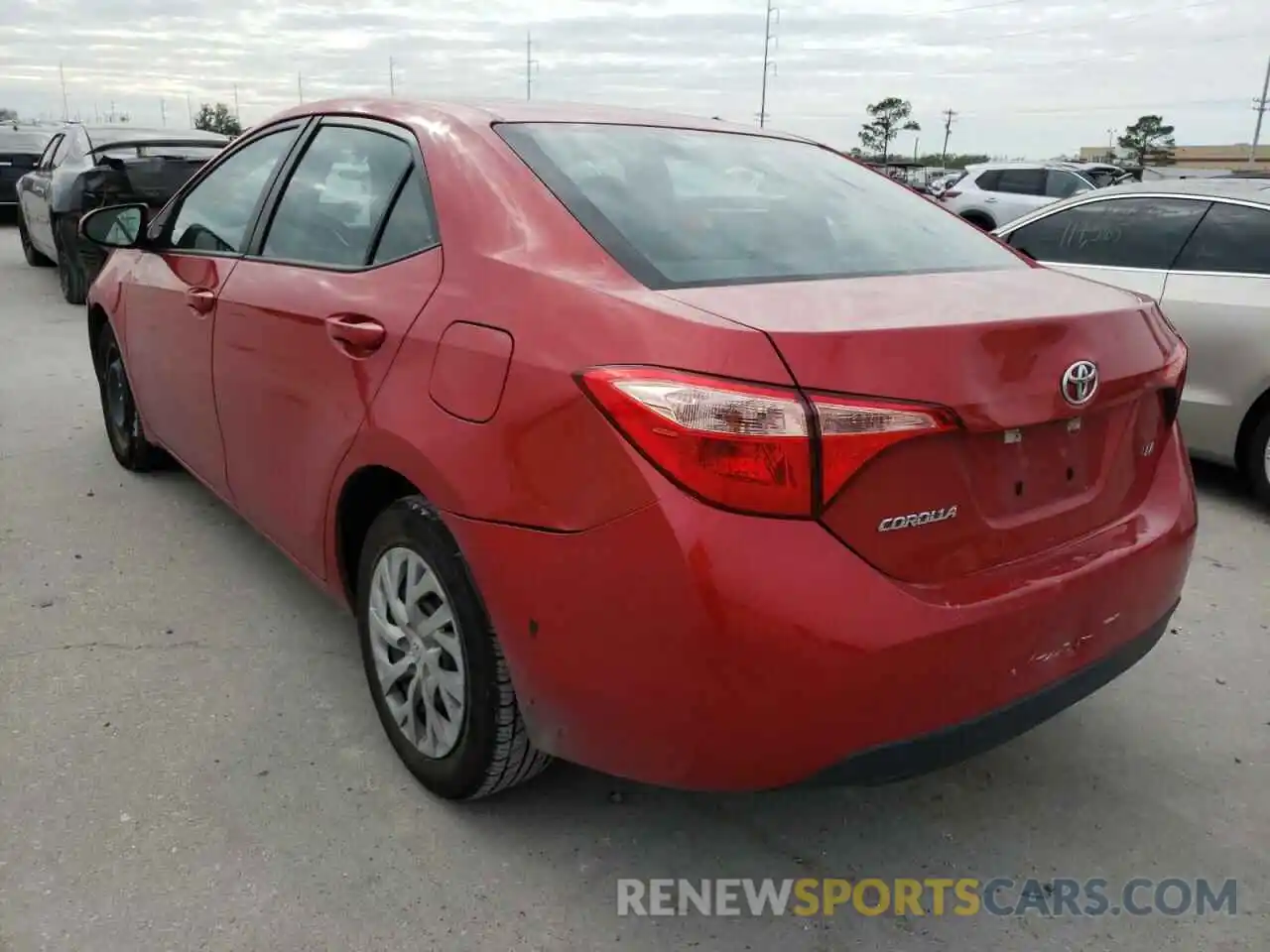 3 Photograph of a damaged car 5YFBURHE0KP885195 TOYOTA COROLLA 2019