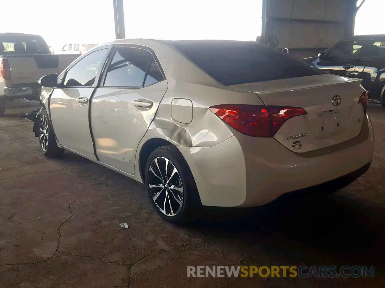 3 Photograph of a damaged car 5YFBURHE0KP886248 TOYOTA COROLLA 2019