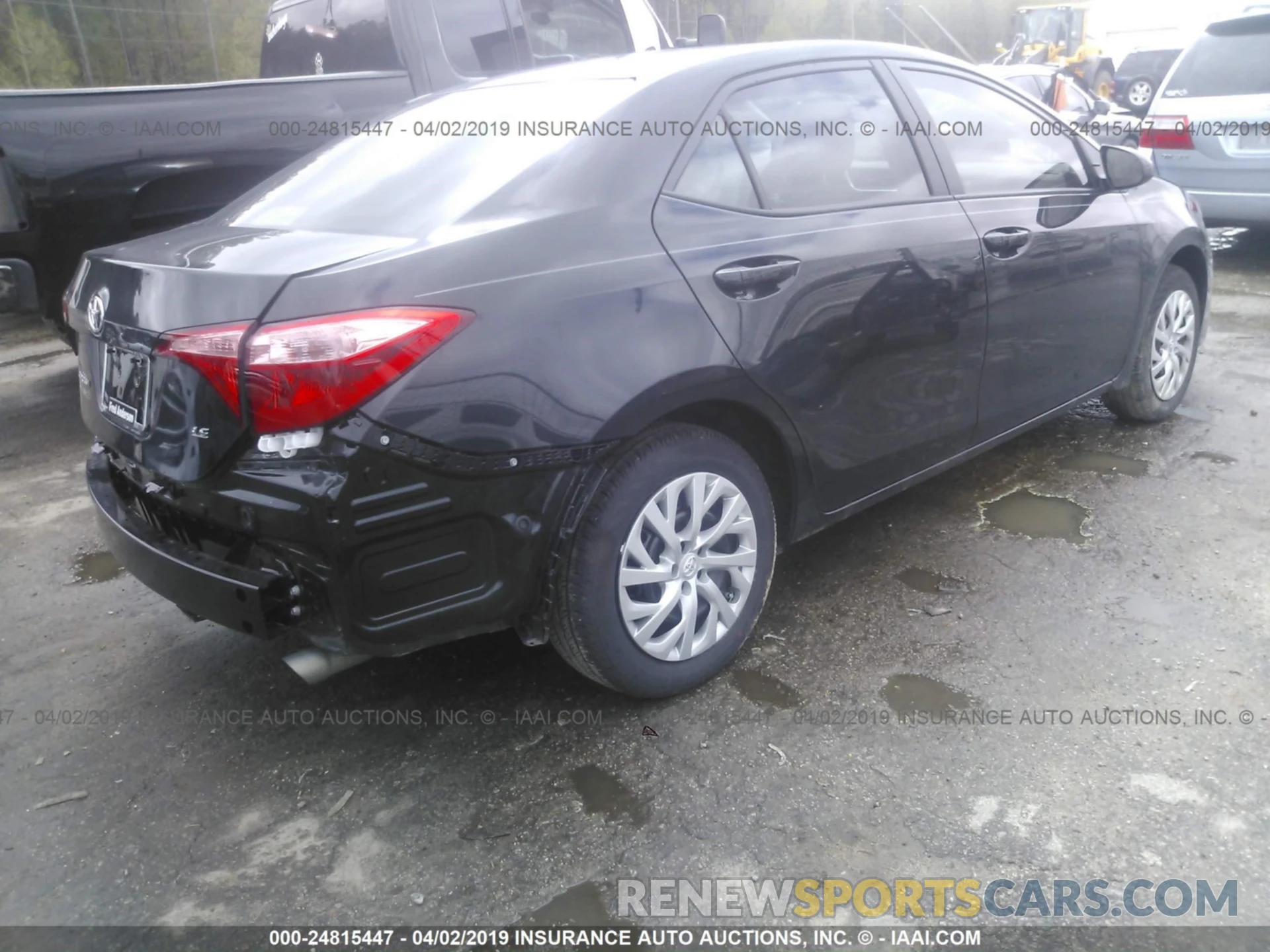 4 Photograph of a damaged car 5YFBURHE0KP886587 TOYOTA COROLLA 2019