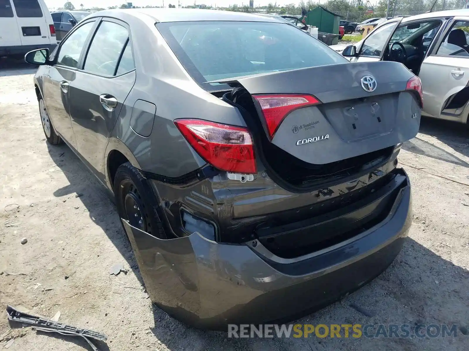 3 Photograph of a damaged car 5YFBURHE0KP886704 TOYOTA COROLLA 2019