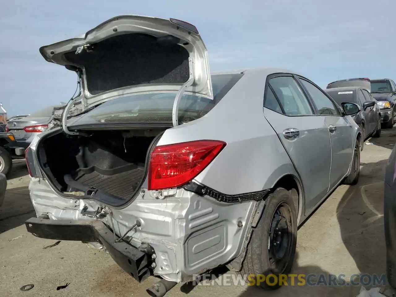 3 Photograph of a damaged car 5YFBURHE0KP888016 TOYOTA COROLLA 2019