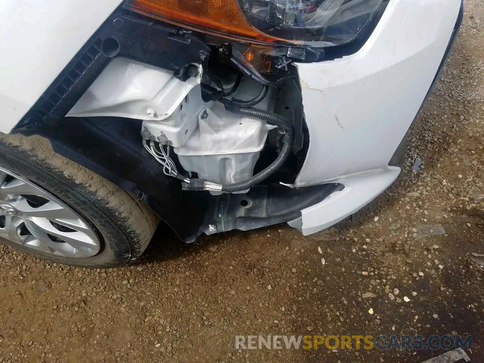 9 Photograph of a damaged car 5YFBURHE0KP888033 TOYOTA COROLLA 2019