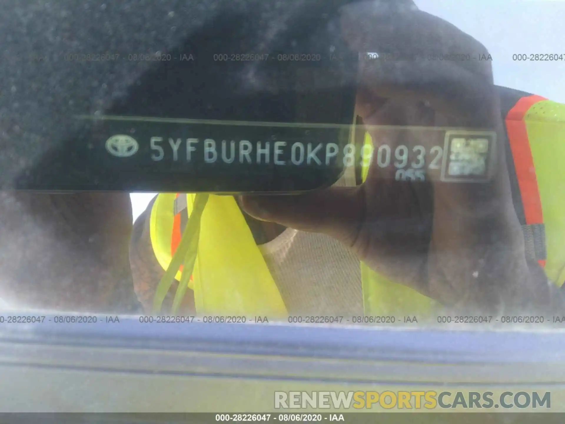 9 Photograph of a damaged car 5YFBURHE0KP890932 TOYOTA COROLLA 2019