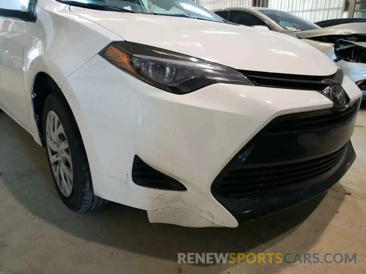 9 Photograph of a damaged car 5YFBURHE0KP890977 TOYOTA COROLLA 2019