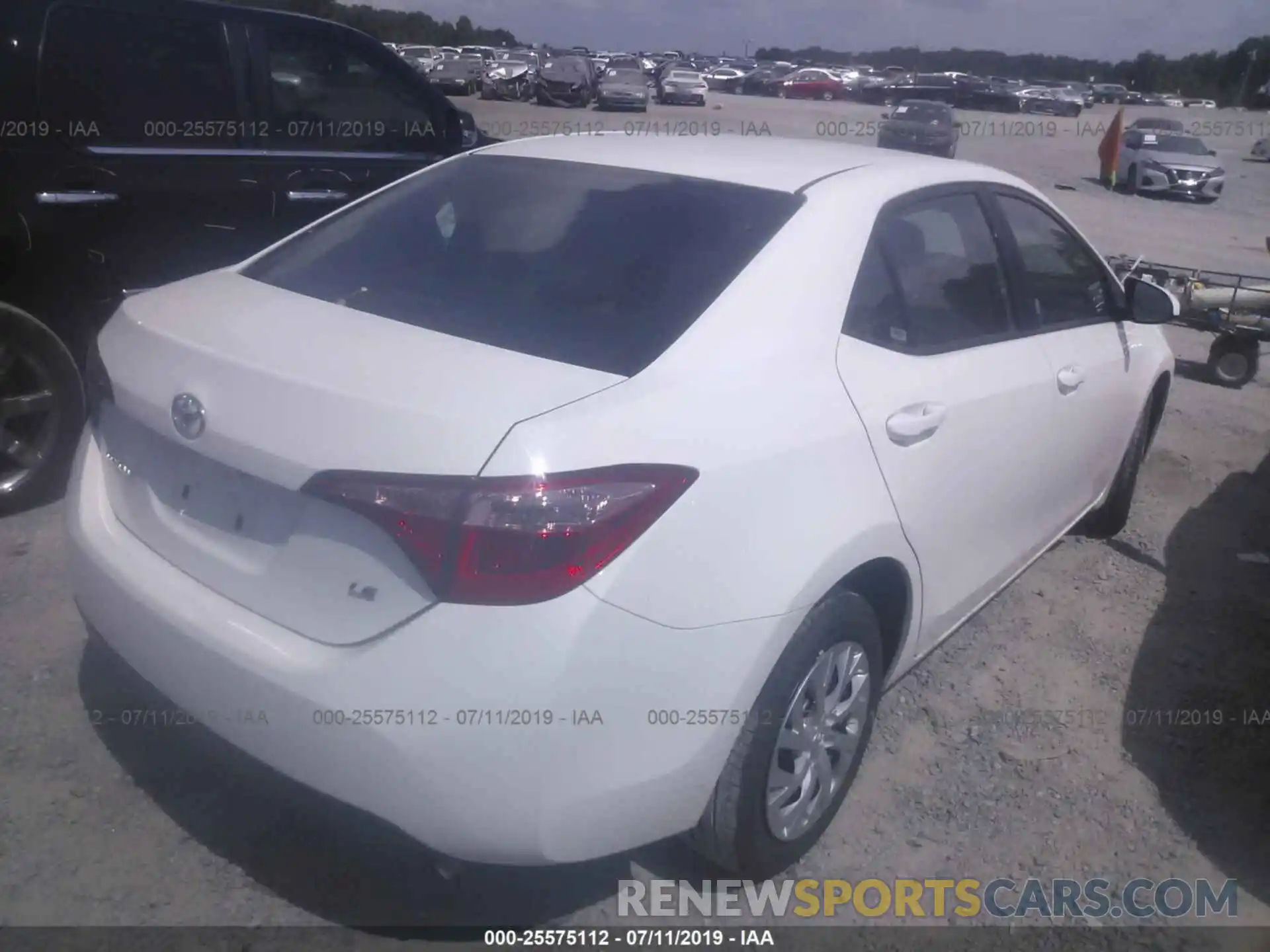 4 Photograph of a damaged car 5YFBURHE0KP892406 TOYOTA COROLLA 2019