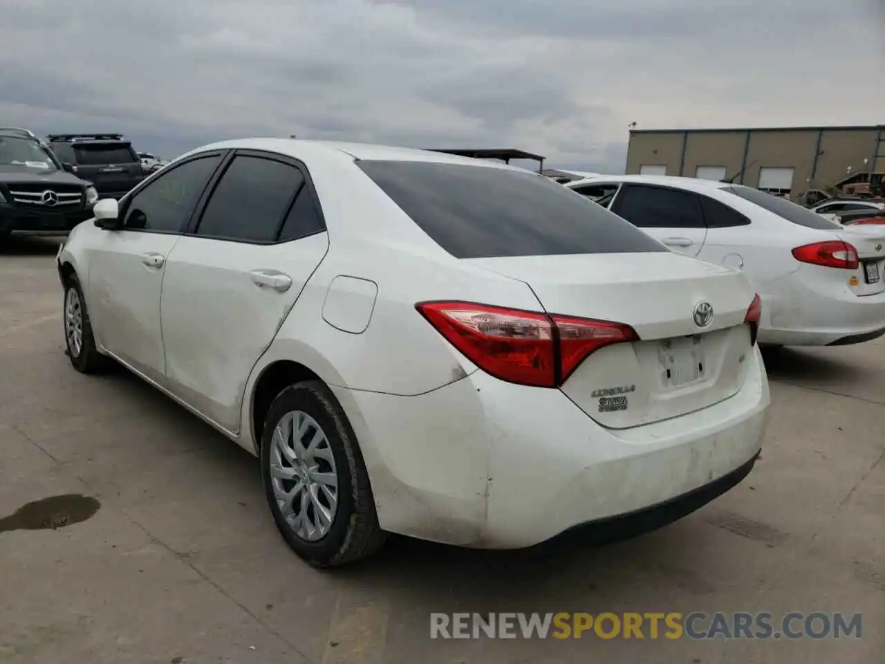 3 Photograph of a damaged car 5YFBURHE0KP893605 TOYOTA COROLLA 2019