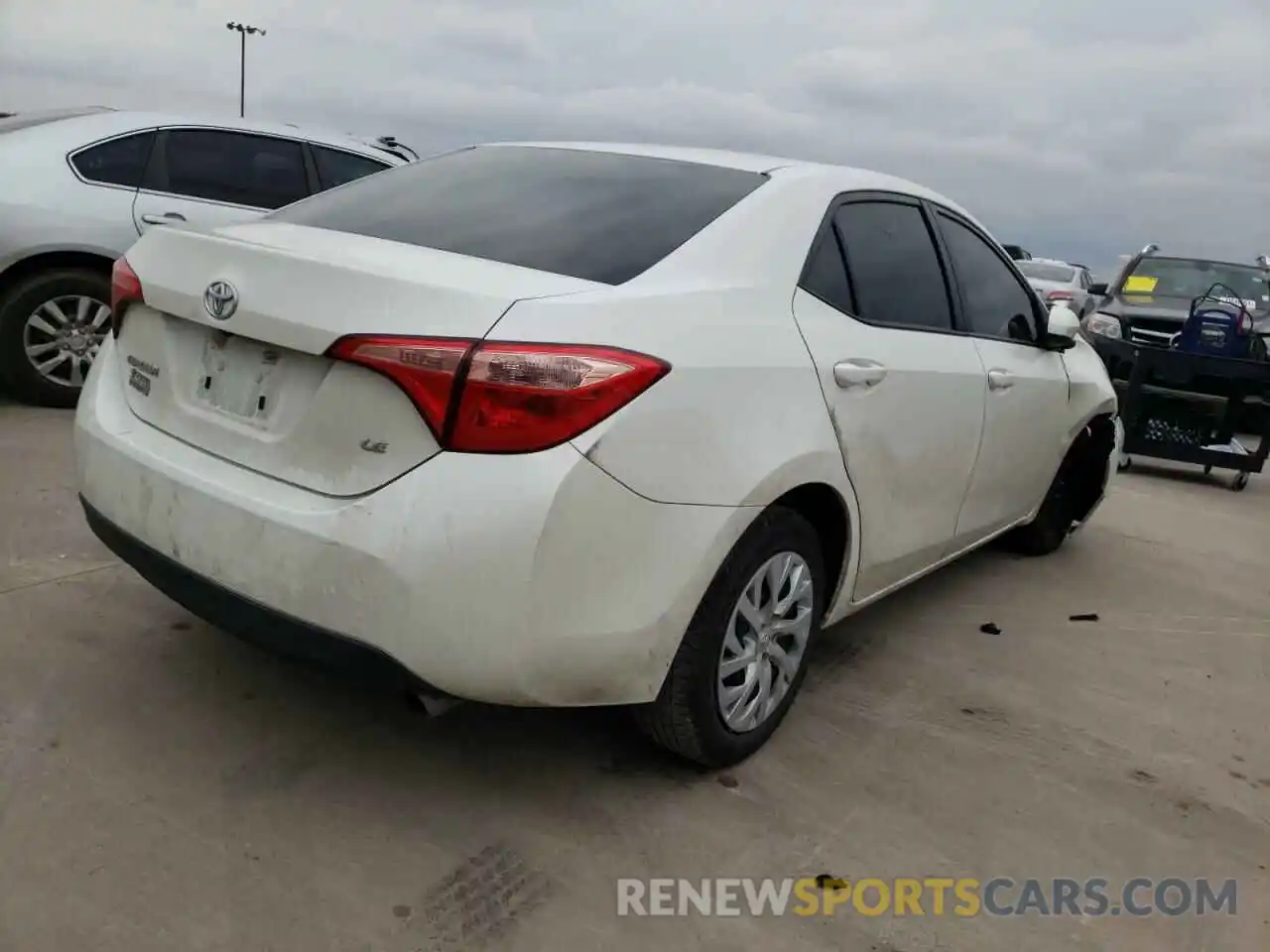 4 Photograph of a damaged car 5YFBURHE0KP893605 TOYOTA COROLLA 2019