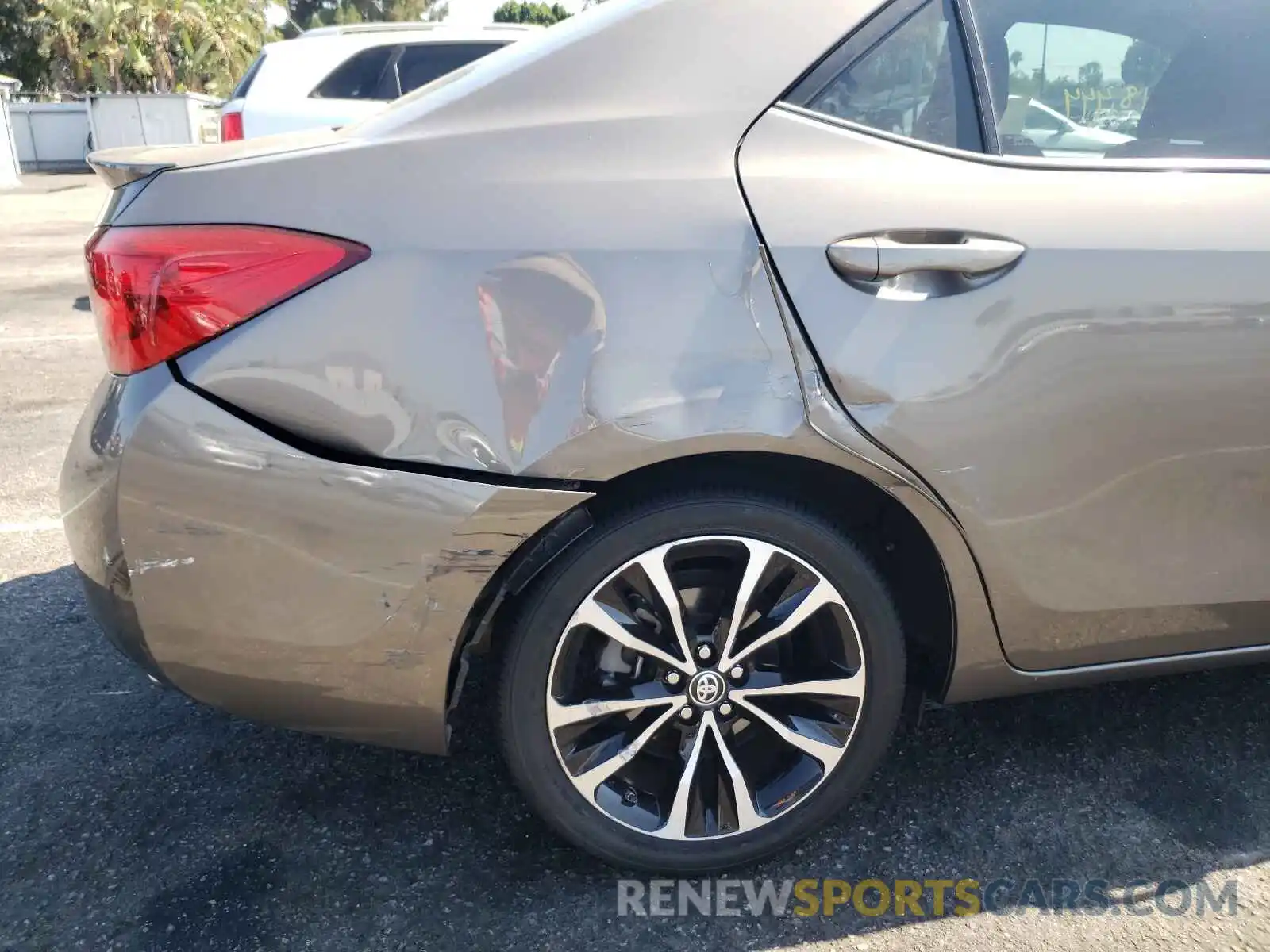 9 Photograph of a damaged car 5YFBURHE0KP894785 TOYOTA COROLLA 2019