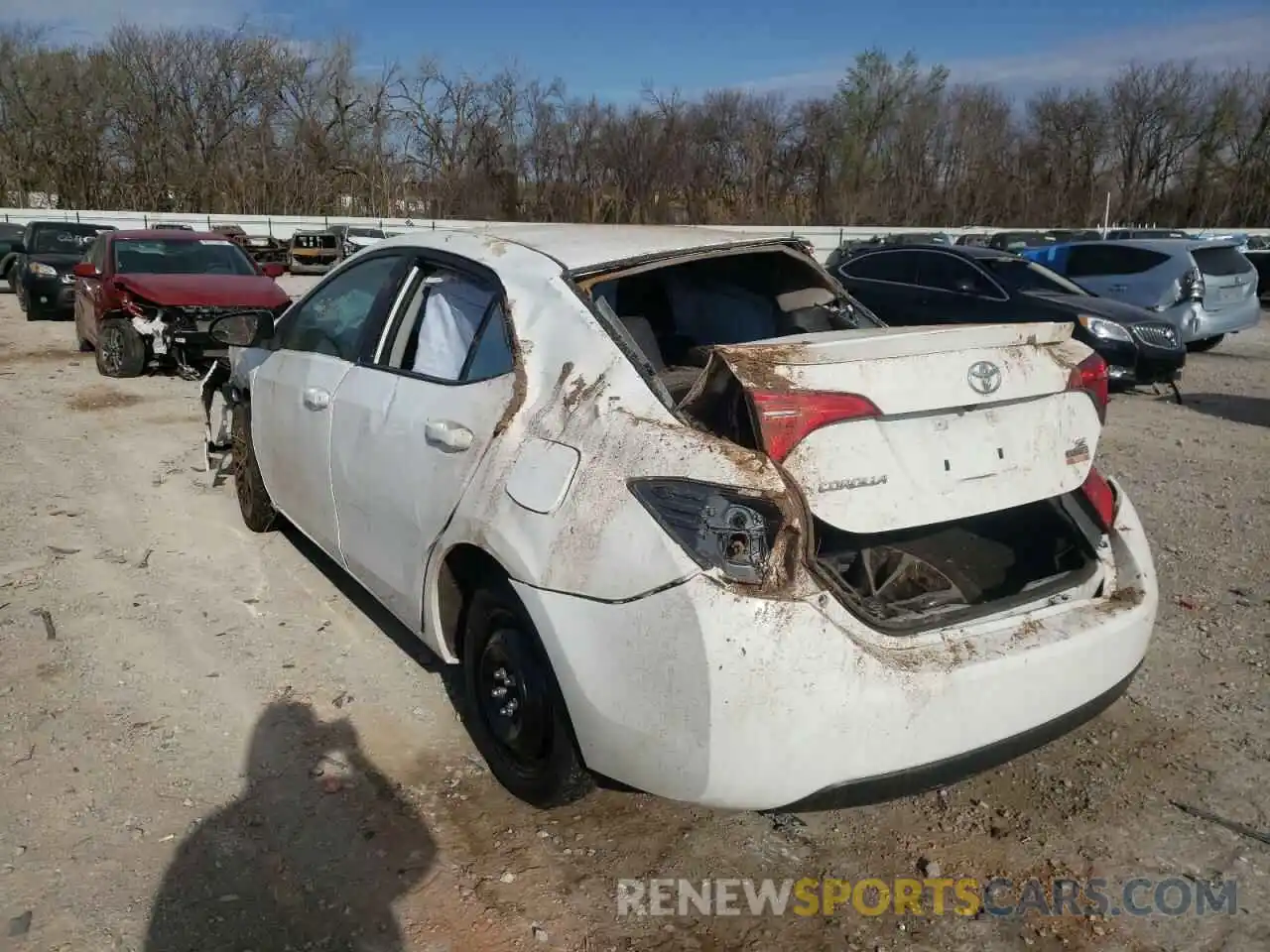 3 Photograph of a damaged car 5YFBURHE0KP895533 TOYOTA COROLLA 2019