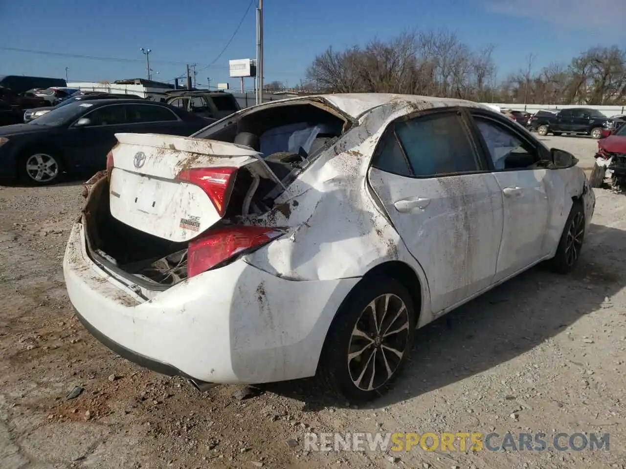 4 Photograph of a damaged car 5YFBURHE0KP895533 TOYOTA COROLLA 2019