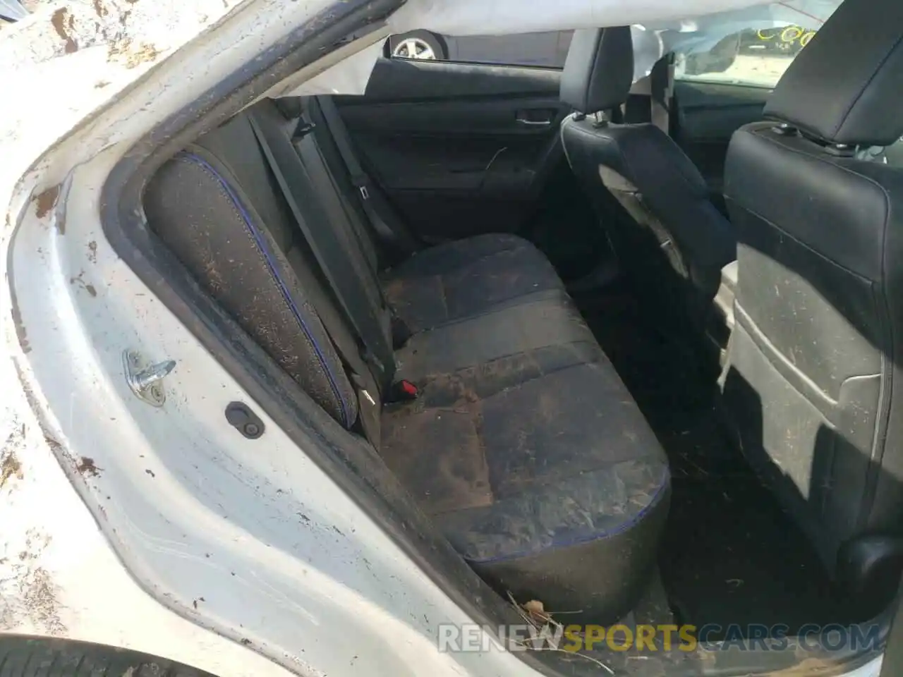 6 Photograph of a damaged car 5YFBURHE0KP895533 TOYOTA COROLLA 2019