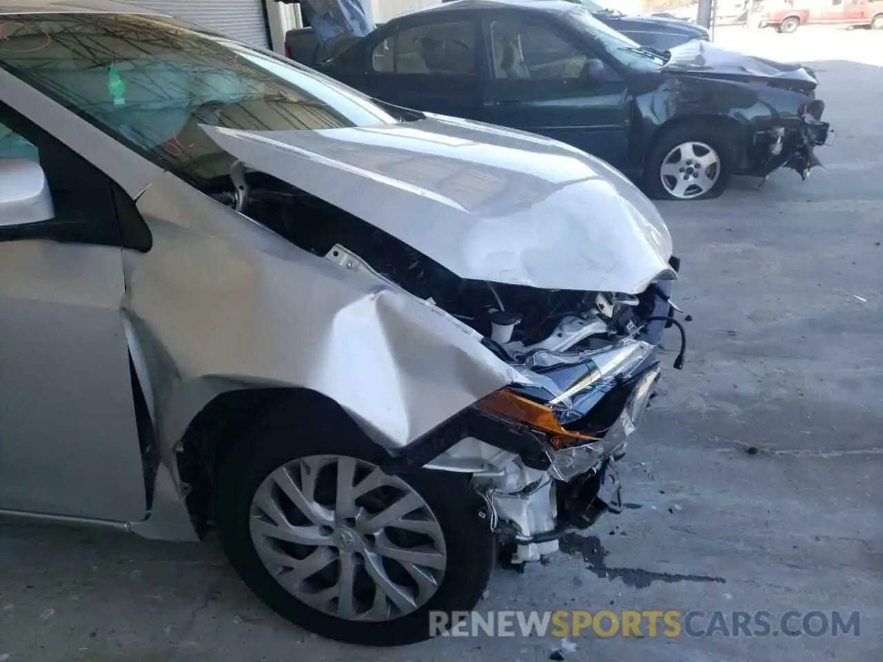 9 Photograph of a damaged car 5YFBURHE0KP895614 TOYOTA COROLLA 2019