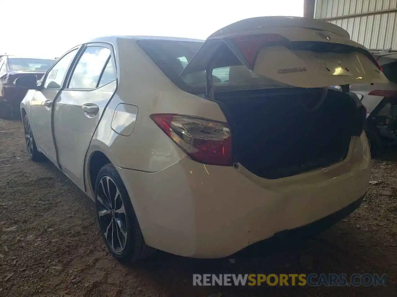 3 Photograph of a damaged car 5YFBURHE0KP895628 TOYOTA COROLLA 2019