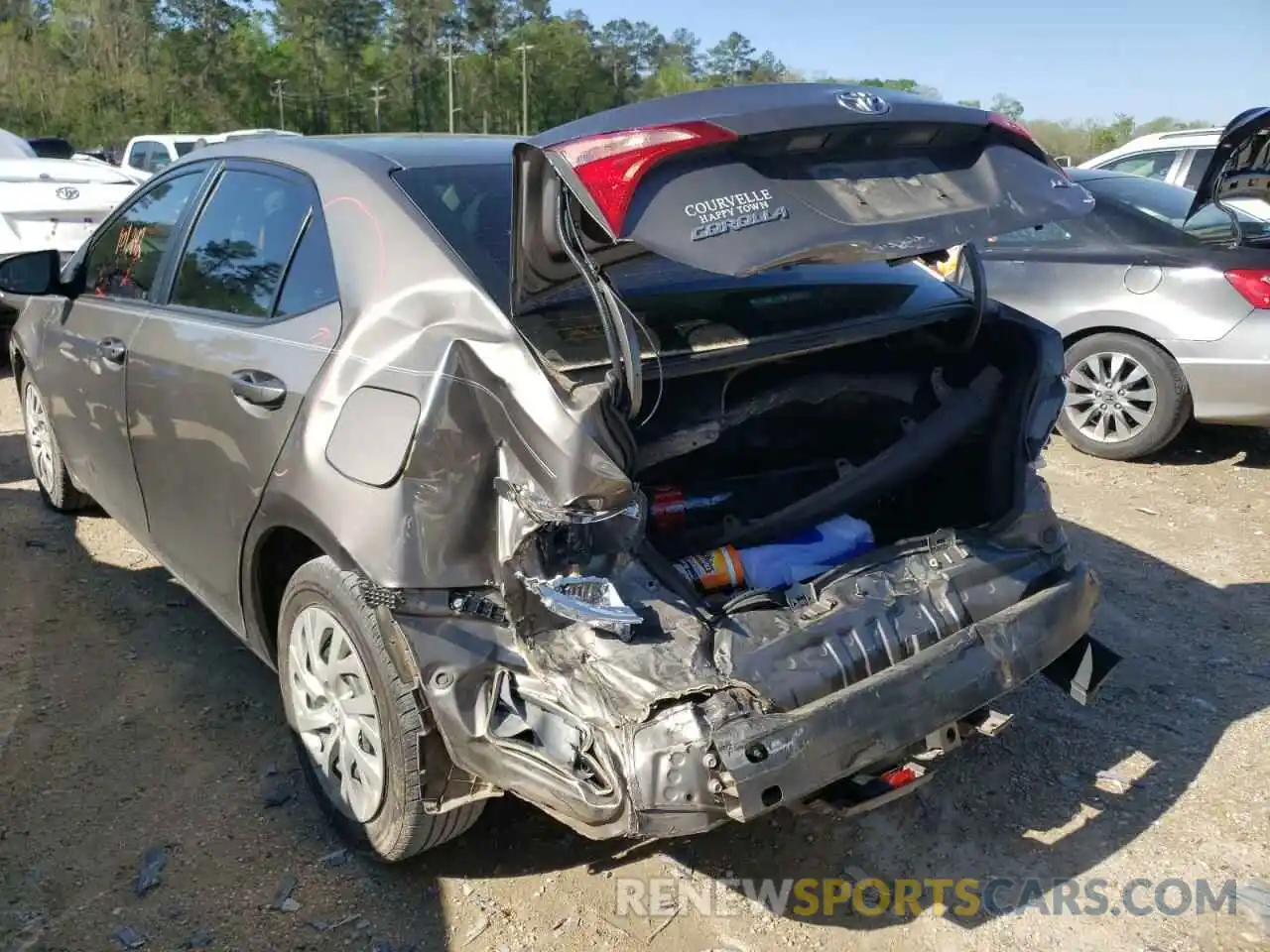 3 Photograph of a damaged car 5YFBURHE0KP896942 TOYOTA COROLLA 2019