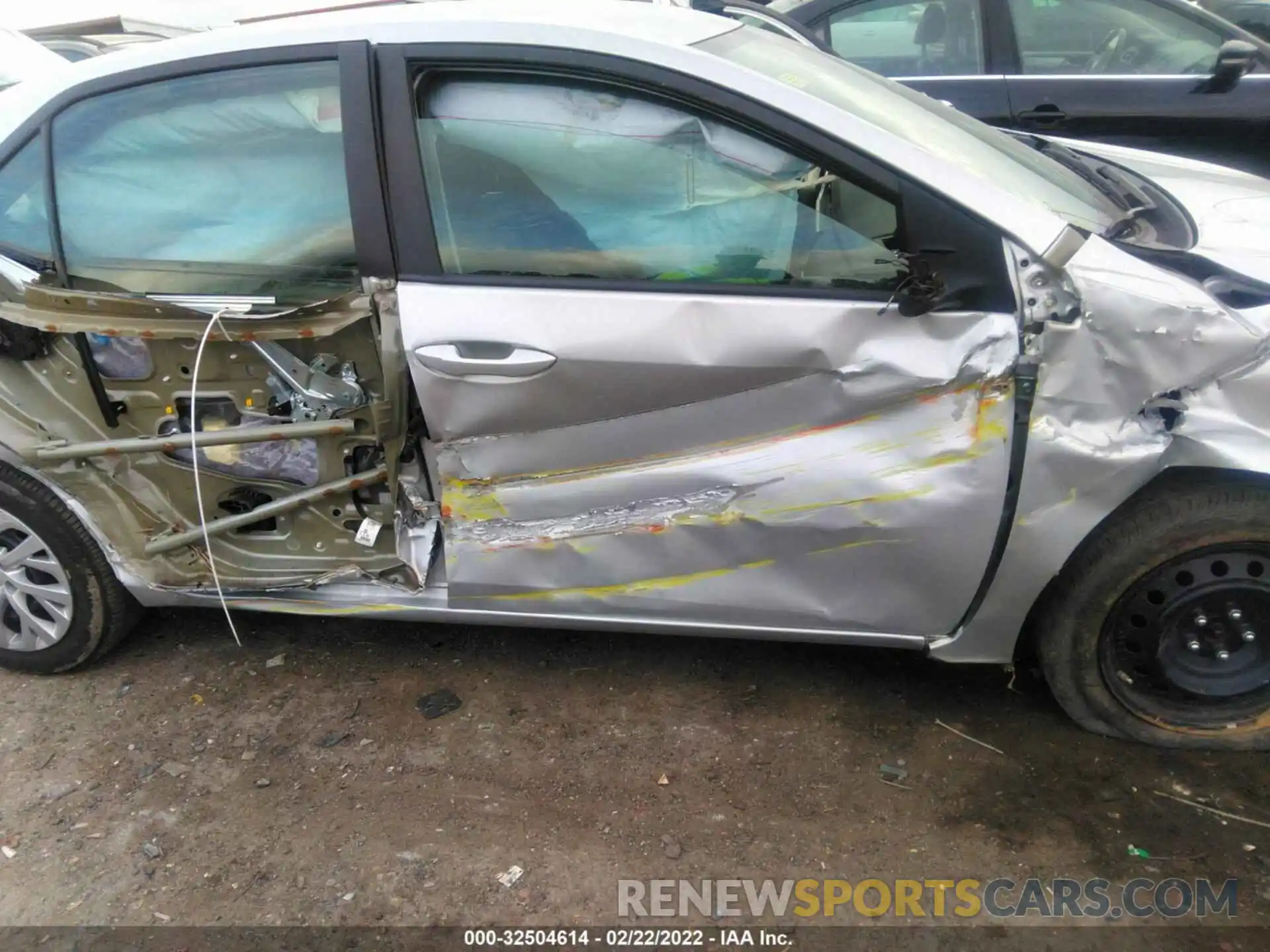 6 Photograph of a damaged car 5YFBURHE0KP897539 TOYOTA COROLLA 2019