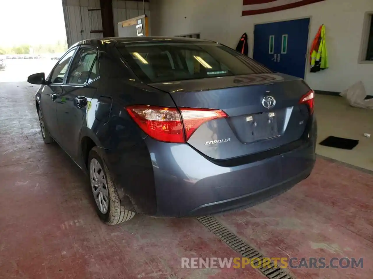 3 Photograph of a damaged car 5YFBURHE0KP897878 TOYOTA COROLLA 2019