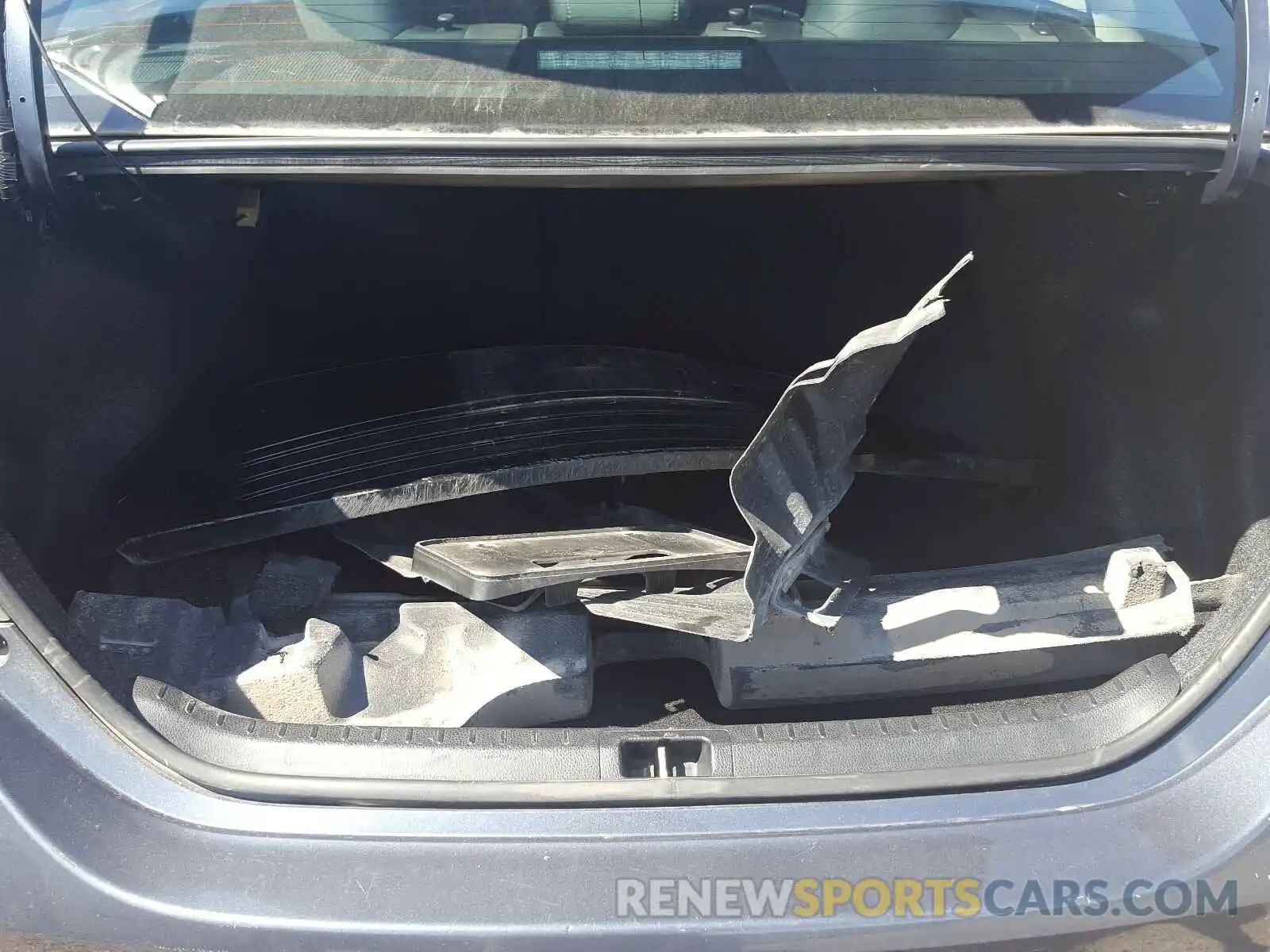 9 Photograph of a damaged car 5YFBURHE0KP897914 TOYOTA COROLLA 2019