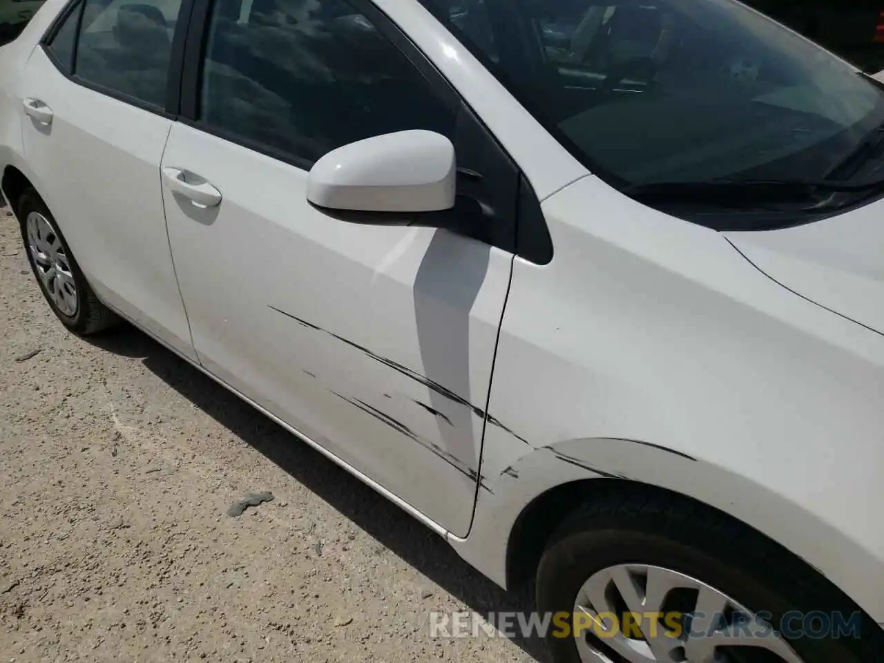 9 Photograph of a damaged car 5YFBURHE0KP898903 TOYOTA COROLLA 2019