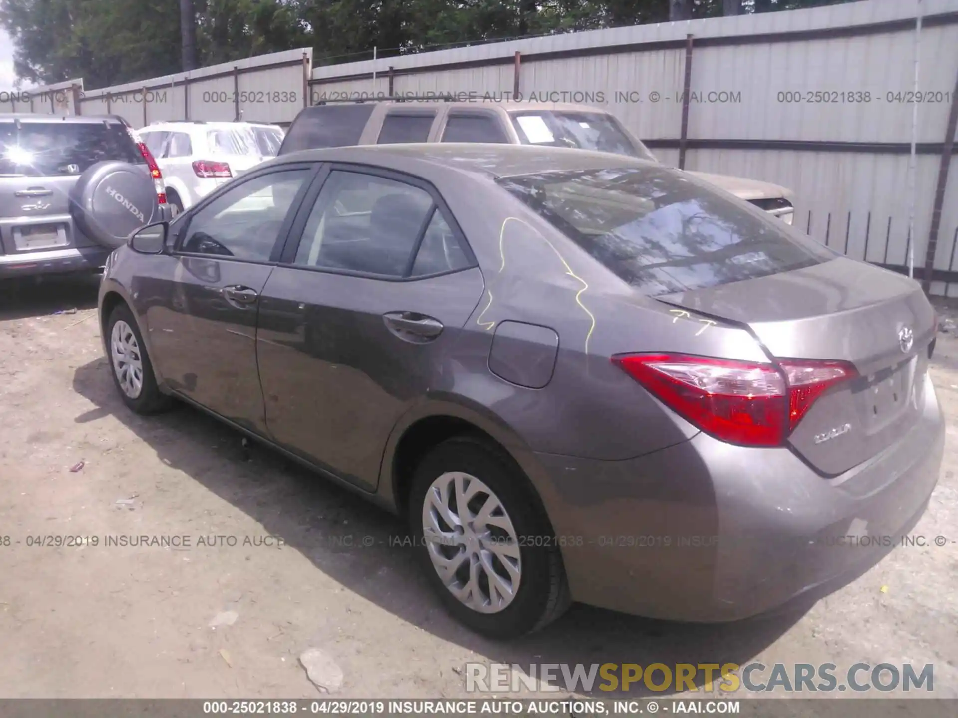 3 Photograph of a damaged car 5YFBURHE0KP899565 TOYOTA COROLLA 2019