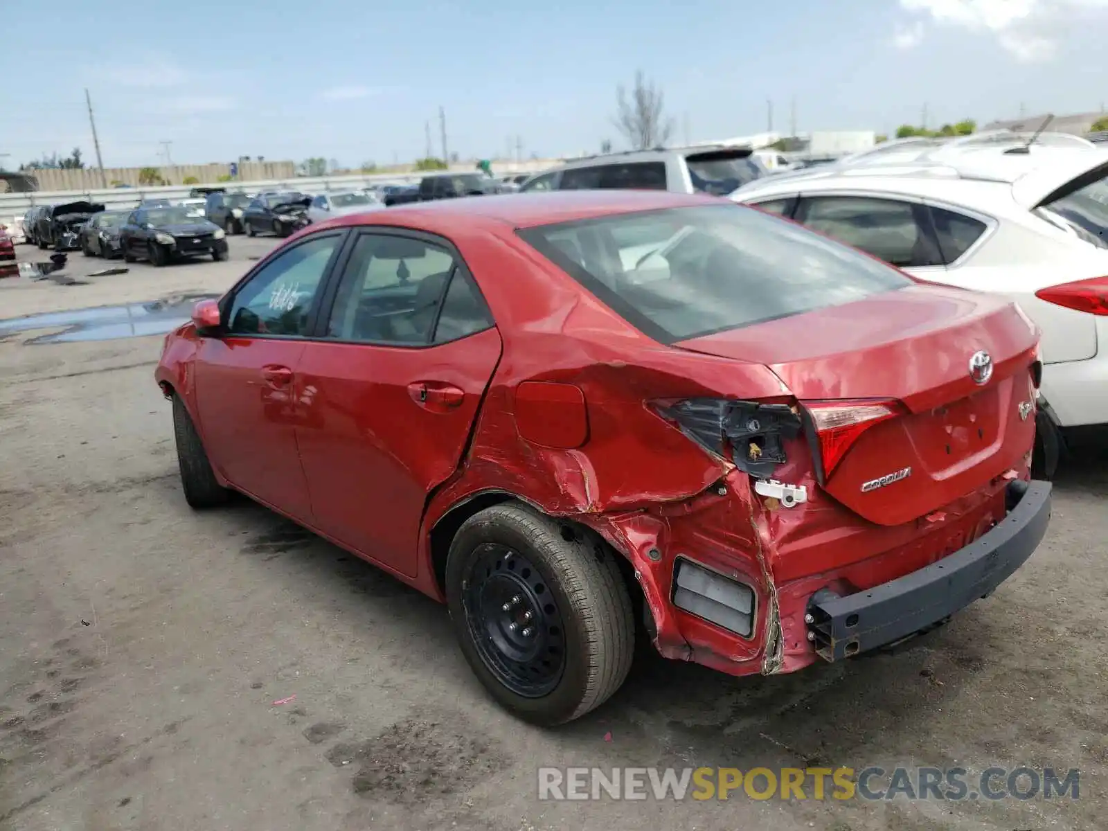 3 Photograph of a damaged car 5YFBURHE0KP899789 TOYOTA COROLLA 2019