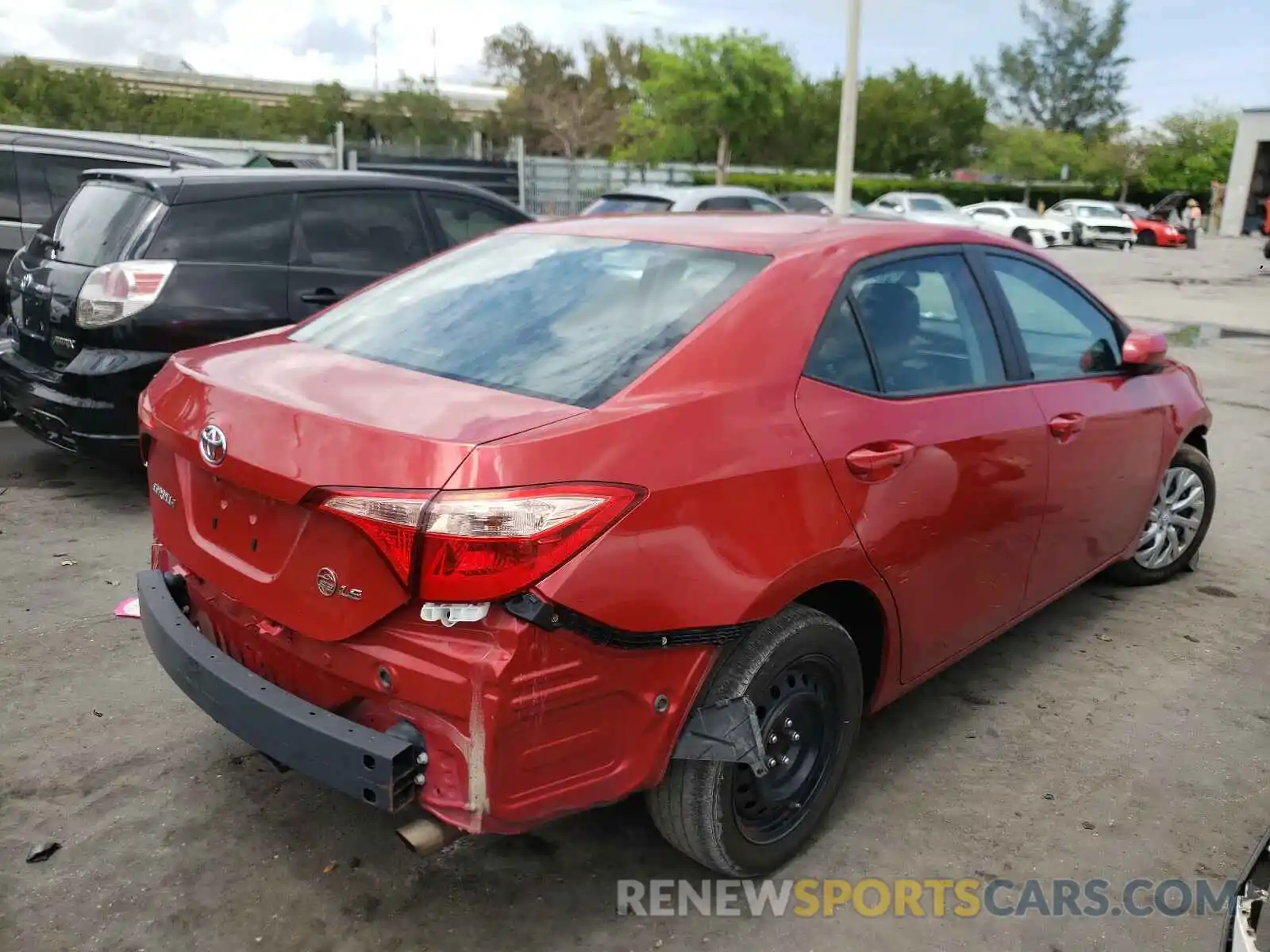 4 Photograph of a damaged car 5YFBURHE0KP899789 TOYOTA COROLLA 2019