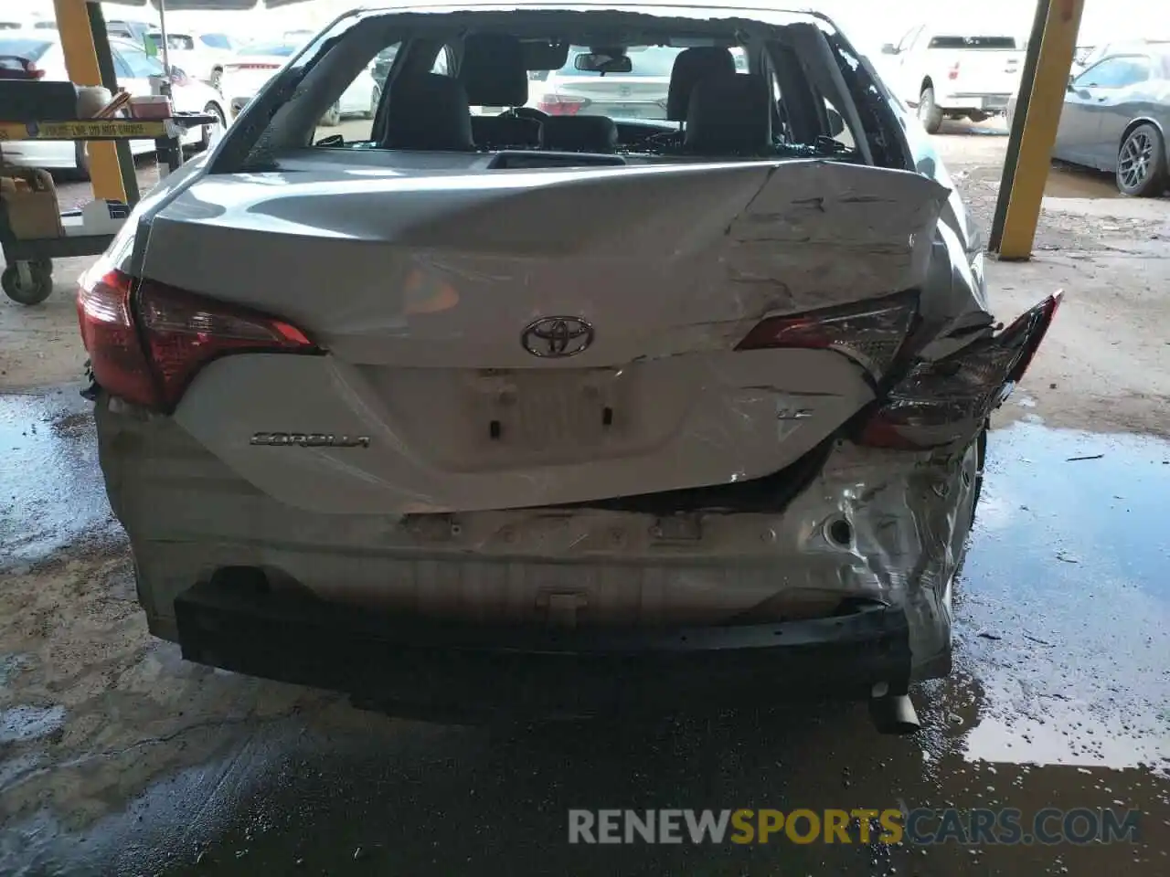 9 Photograph of a damaged car 5YFBURHE0KP899890 TOYOTA COROLLA 2019