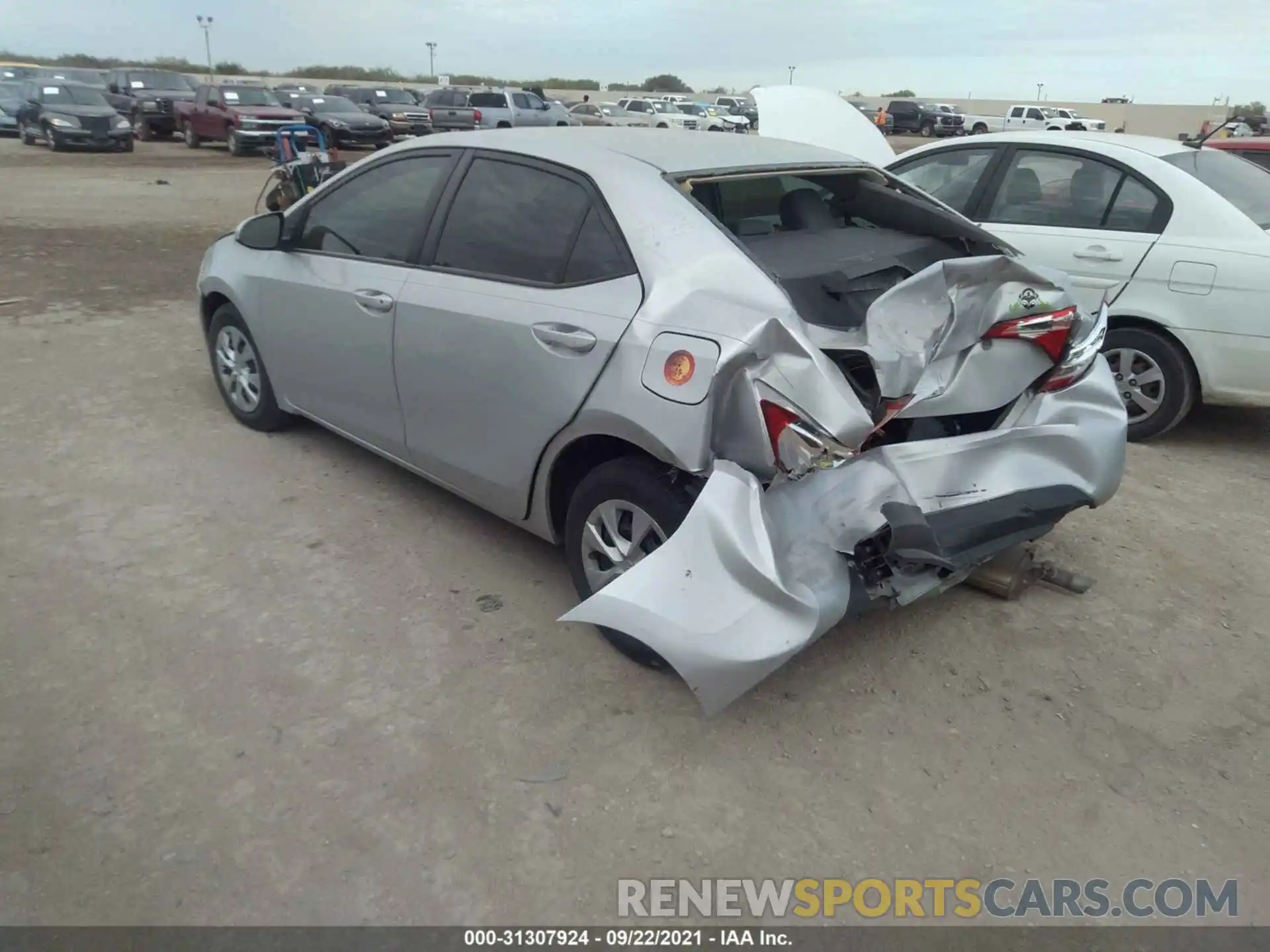 3 Photograph of a damaged car 5YFBURHE0KP902268 TOYOTA COROLLA 2019