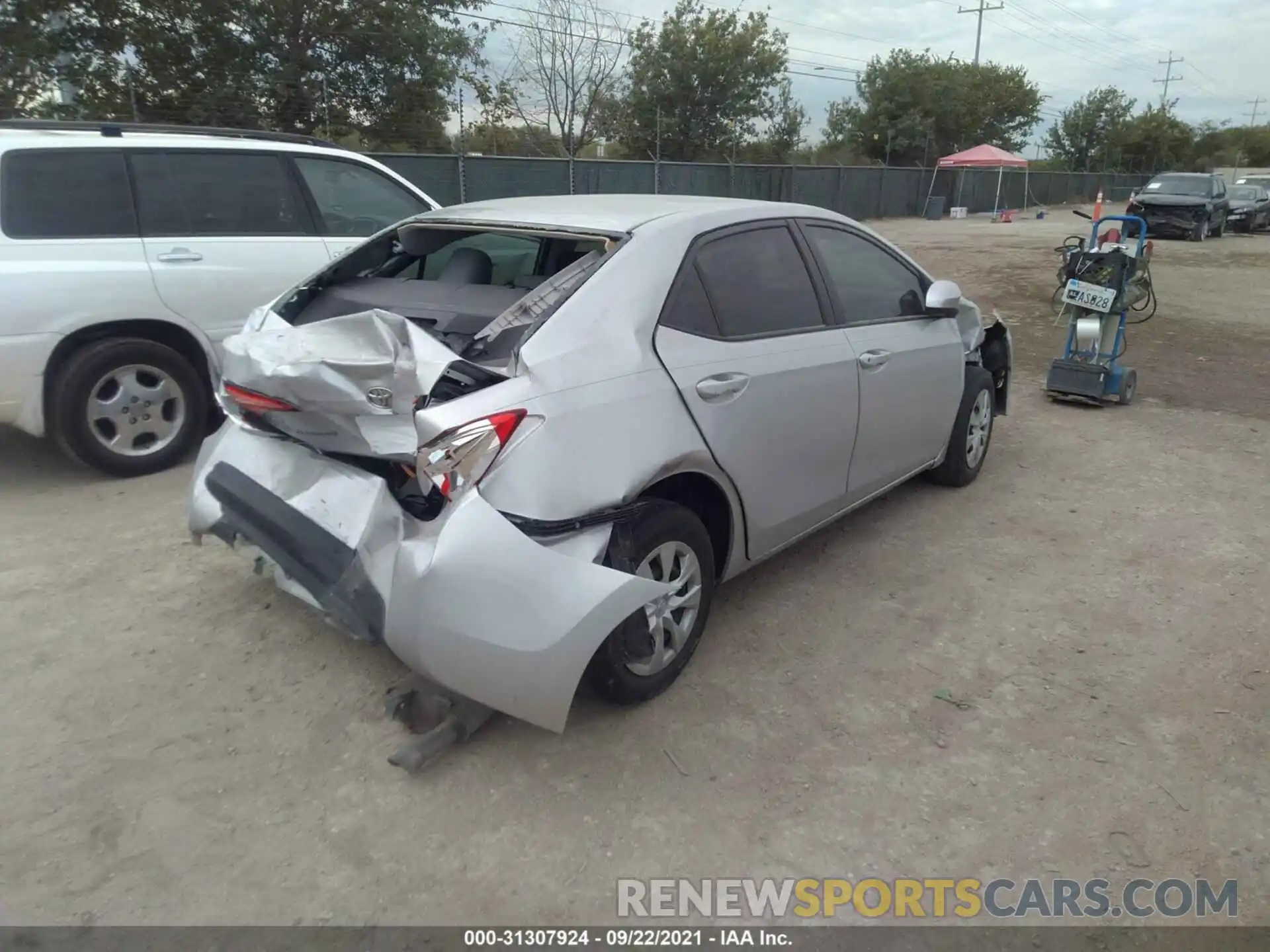 4 Photograph of a damaged car 5YFBURHE0KP902268 TOYOTA COROLLA 2019