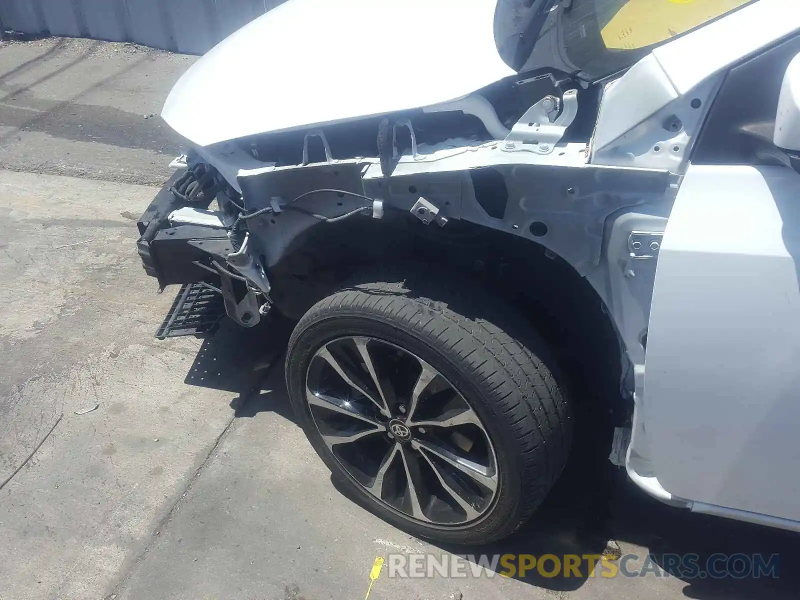 9 Photograph of a damaged car 5YFBURHE0KP902285 TOYOTA COROLLA 2019