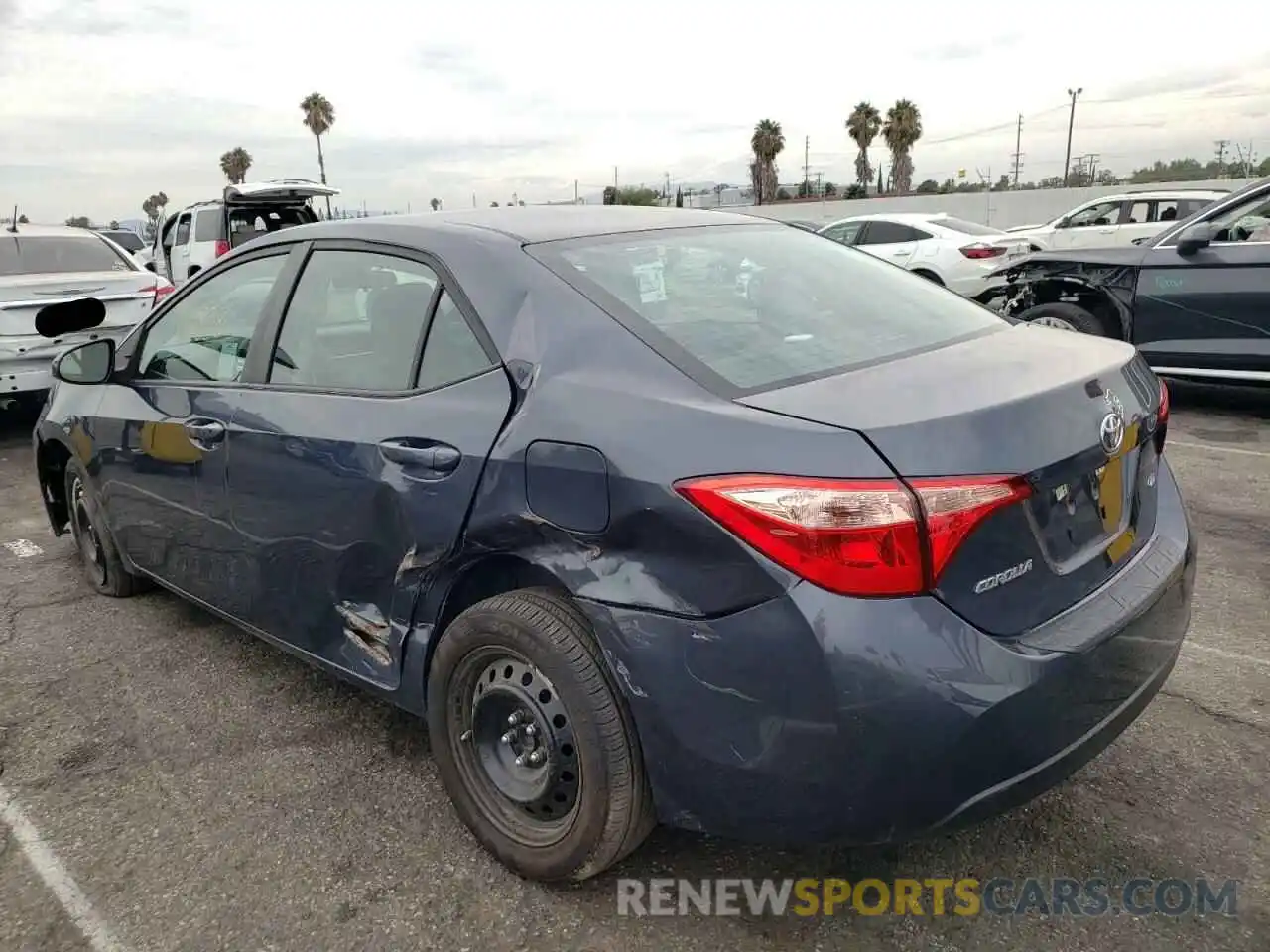 3 Photograph of a damaged car 5YFBURHE0KP902481 TOYOTA COROLLA 2019