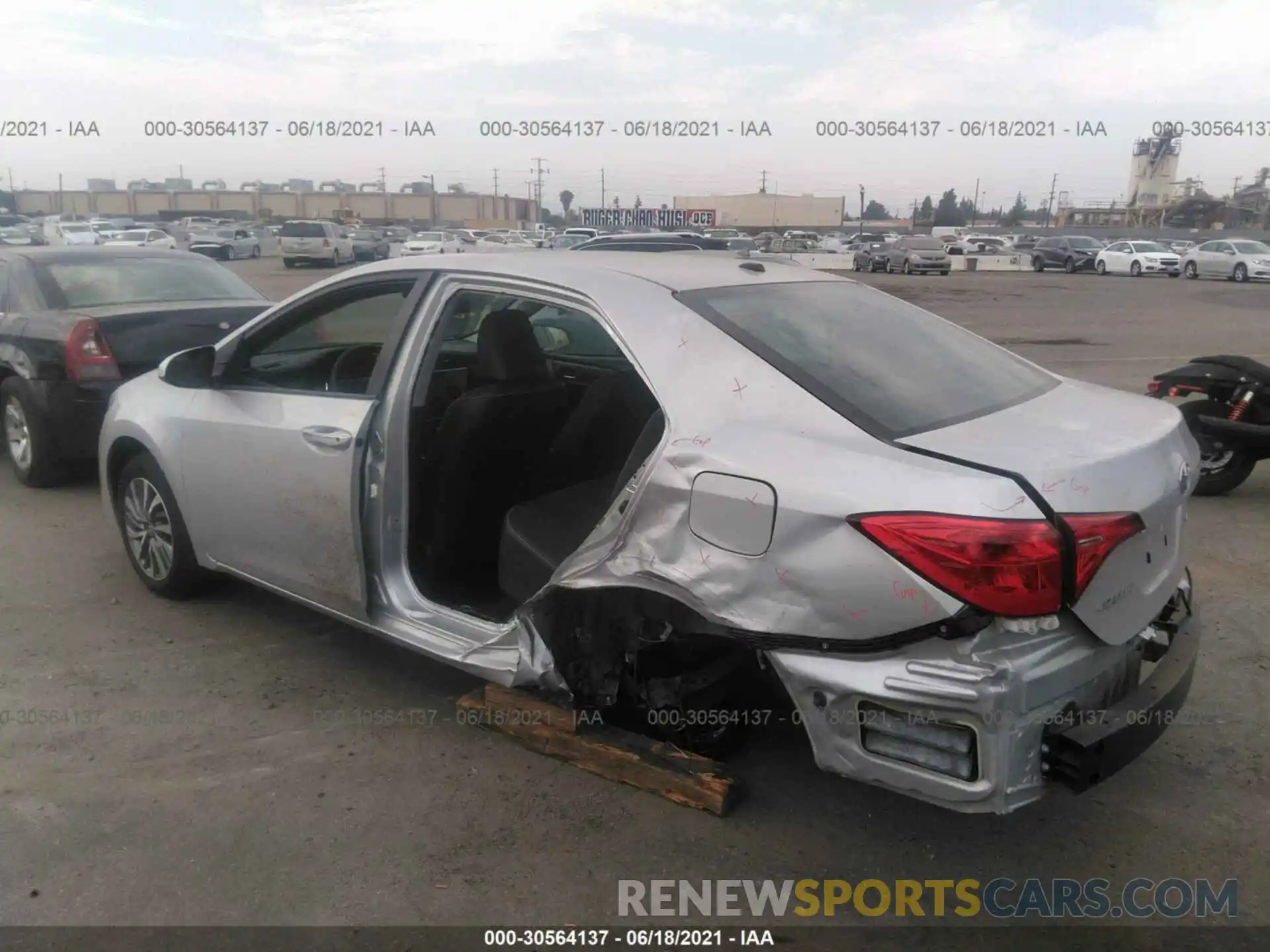 3 Photograph of a damaged car 5YFBURHE0KP904618 TOYOTA COROLLA 2019