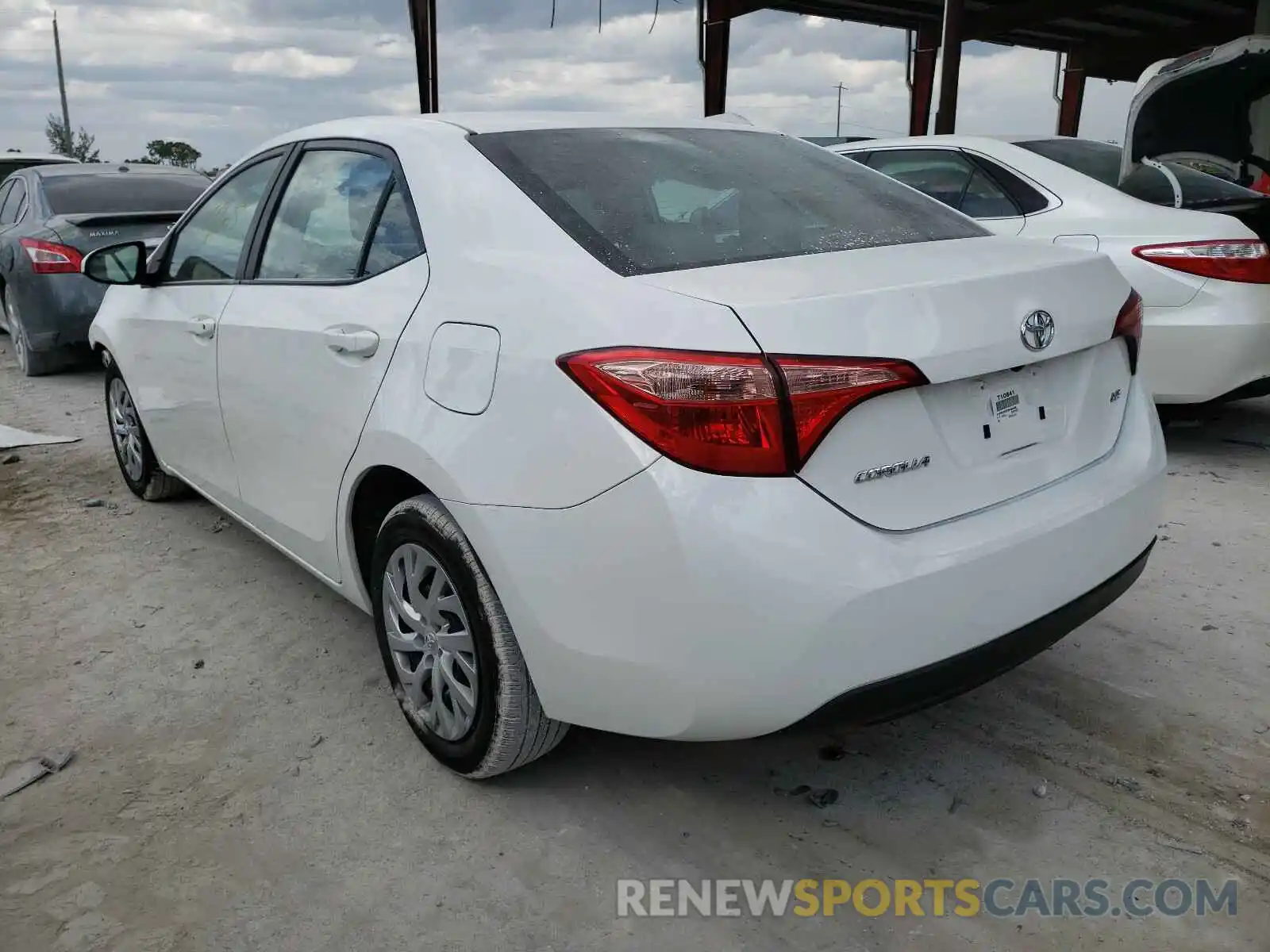 3 Photograph of a damaged car 5YFBURHE0KP904862 TOYOTA COROLLA 2019