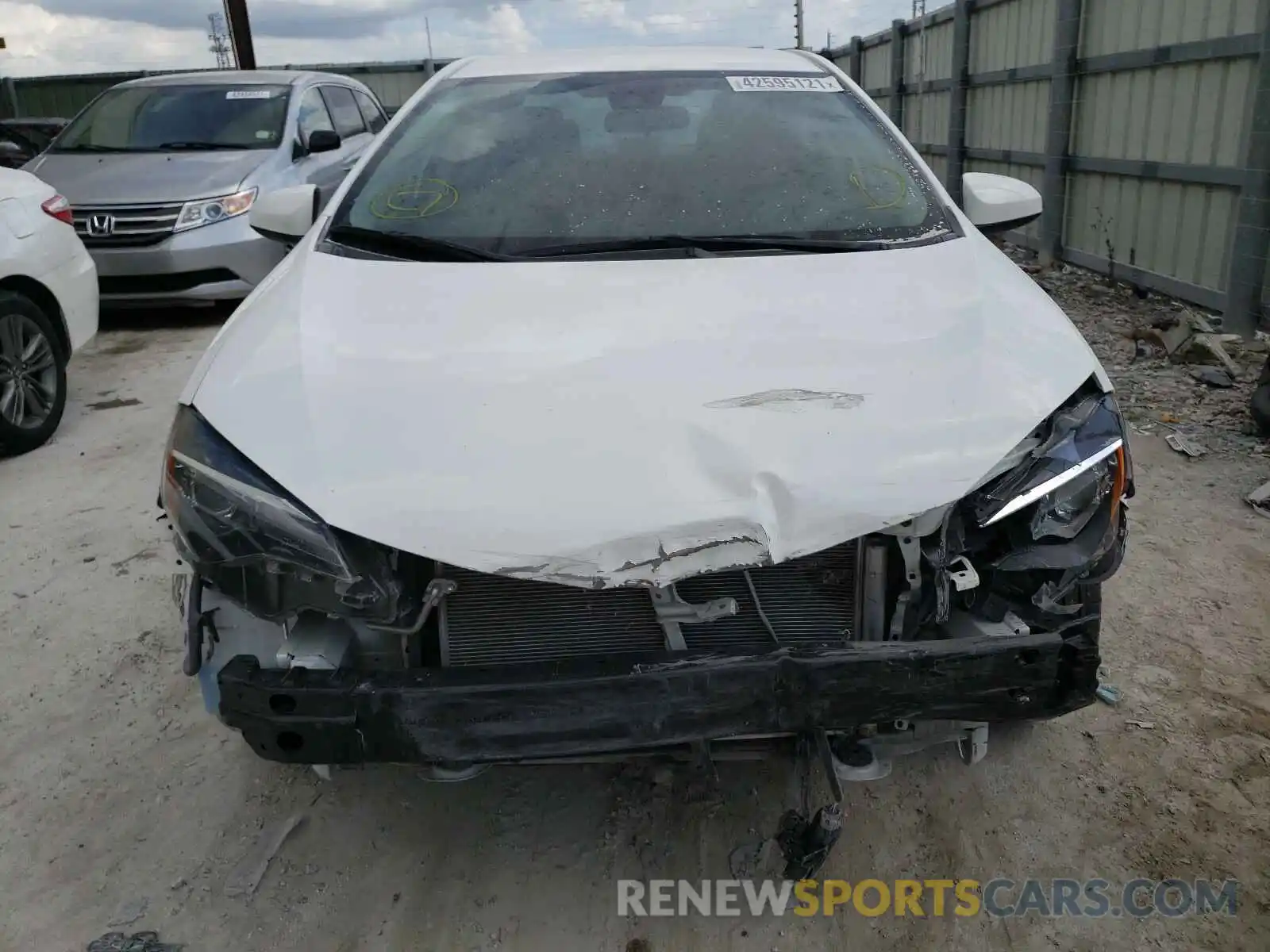 9 Photograph of a damaged car 5YFBURHE0KP904862 TOYOTA COROLLA 2019