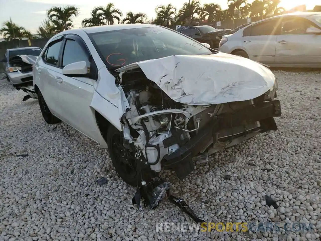 1 Photograph of a damaged car 5YFBURHE0KP905526 TOYOTA COROLLA 2019