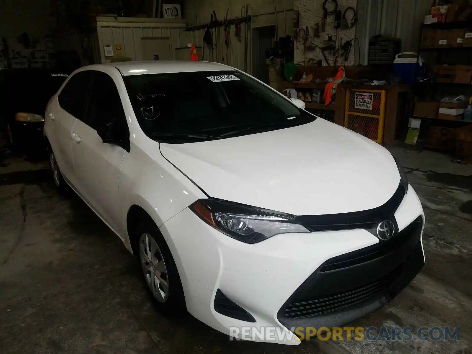 1 Photograph of a damaged car 5YFBURHE0KP905557 TOYOTA COROLLA 2019